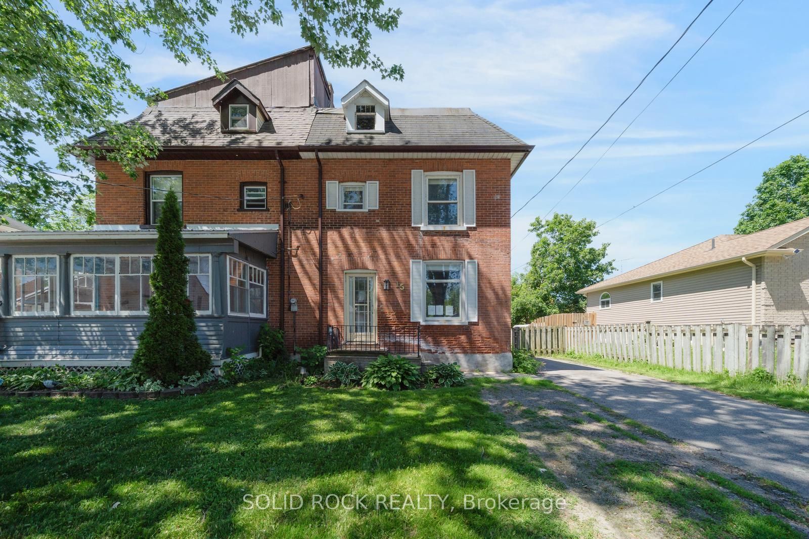 15 George Street N, Kawartha Lakes, ON K0L 2W0