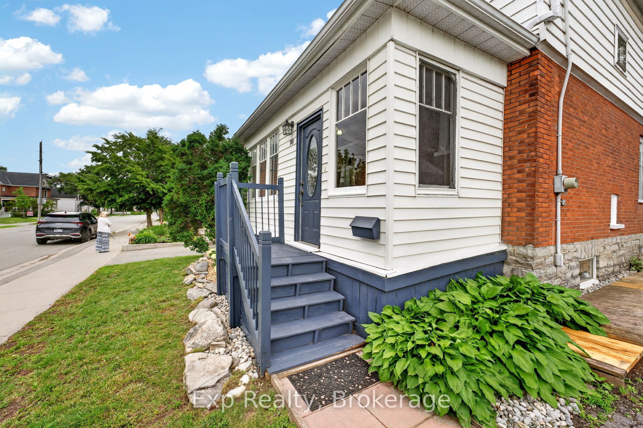 98 Cedar Street, Belleville, ON K8P 3M4 photo 3