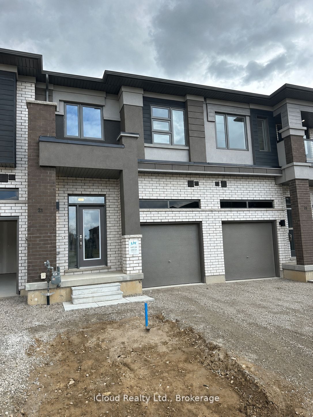 660 Colborne Street W 21, Brantford, ON N3T 0Y7 photo 2