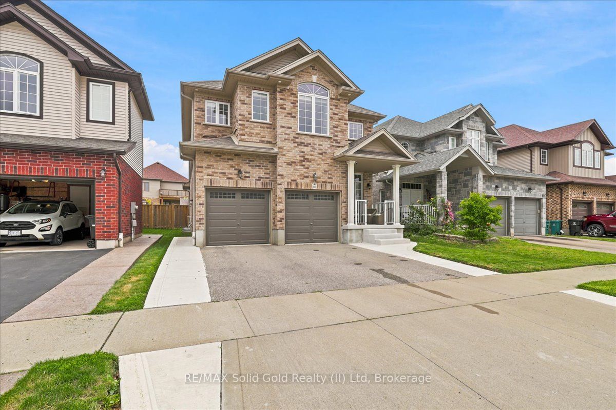 921 Eden Oak Court, Kitchener, ON N2A 0H4 photo 3