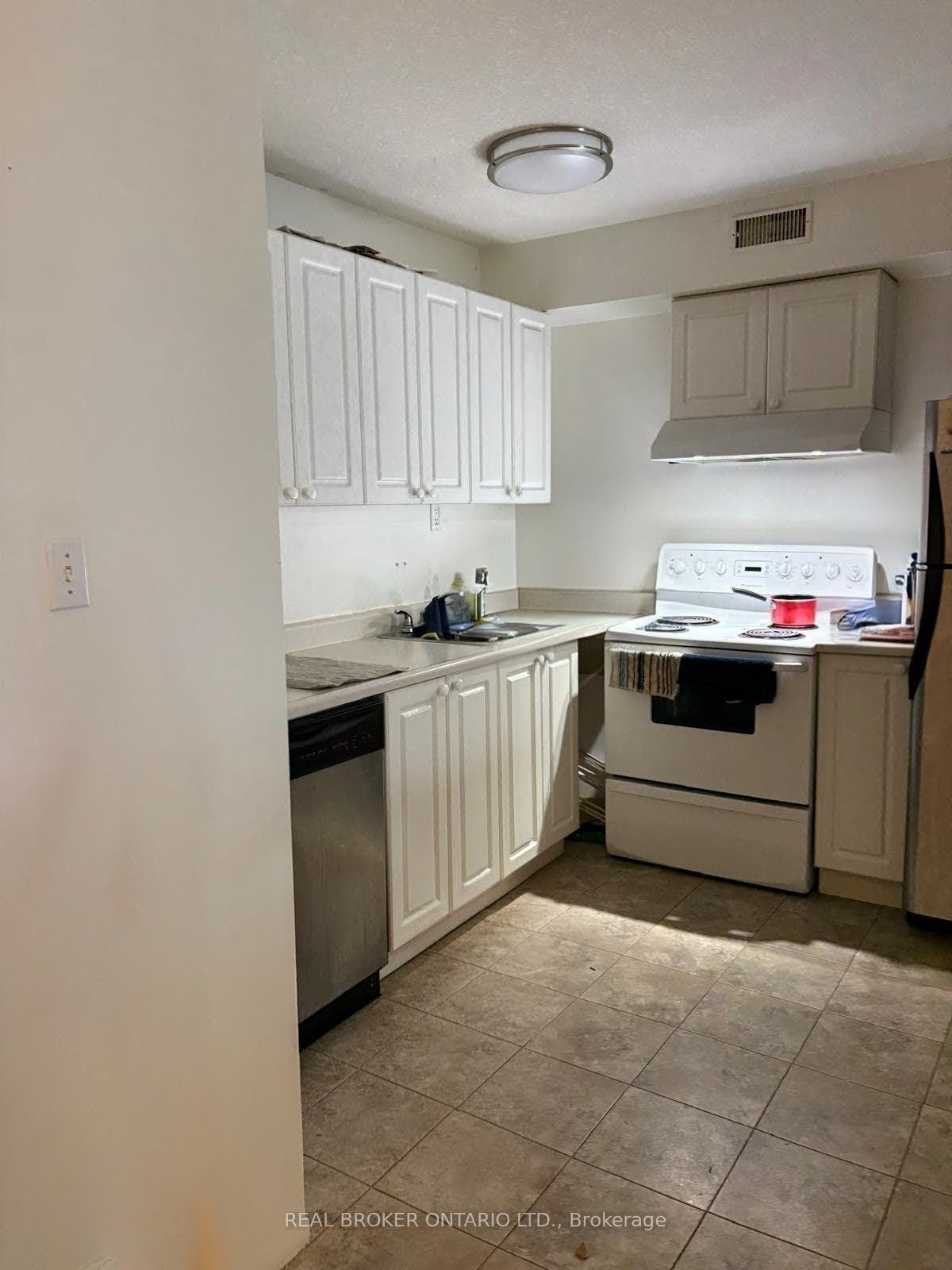 52 Wellington Street 3, Cambridge, ON N1R 3Y7 photo 4