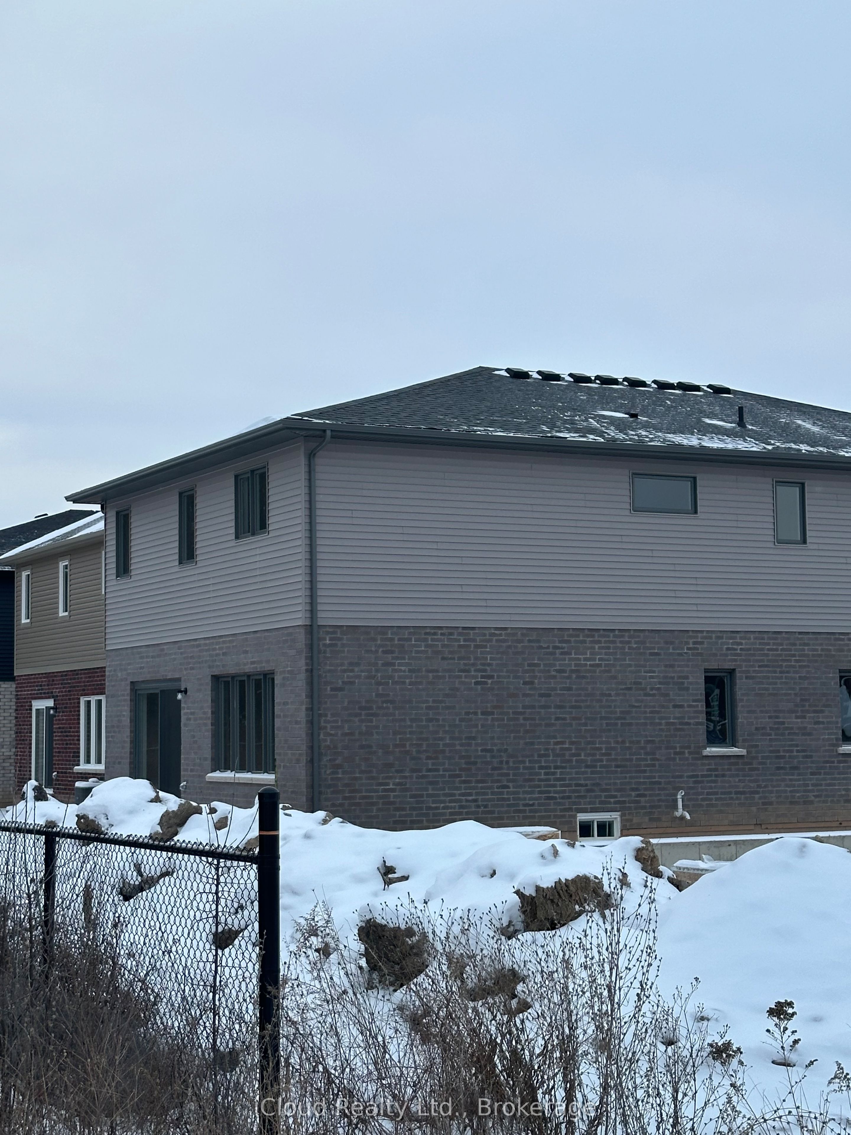 5 Wilson Court, Thorold, ON L2V 4Z8 photo 2