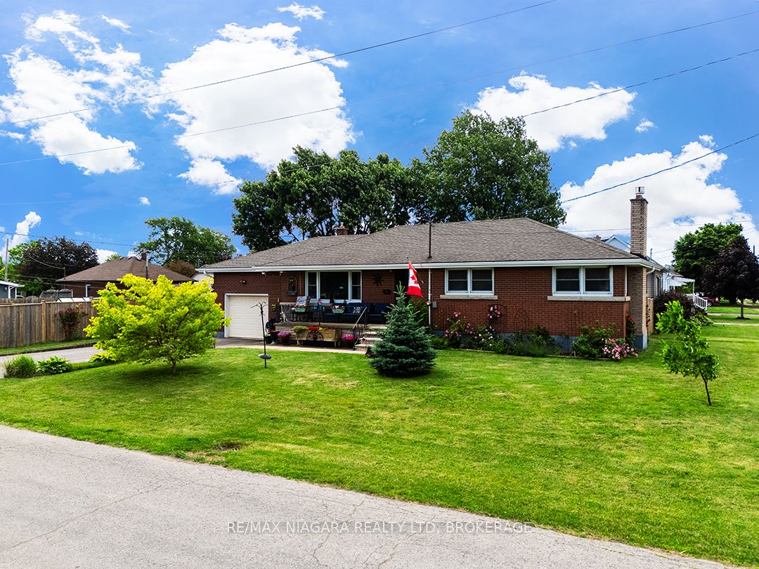 90 John Street, Port Colborne, ON L3K 1R2