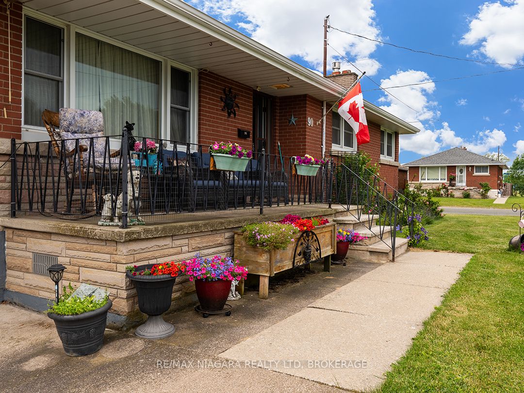 90 John Street, Port Colborne, ON L3K 1R2 photo 3