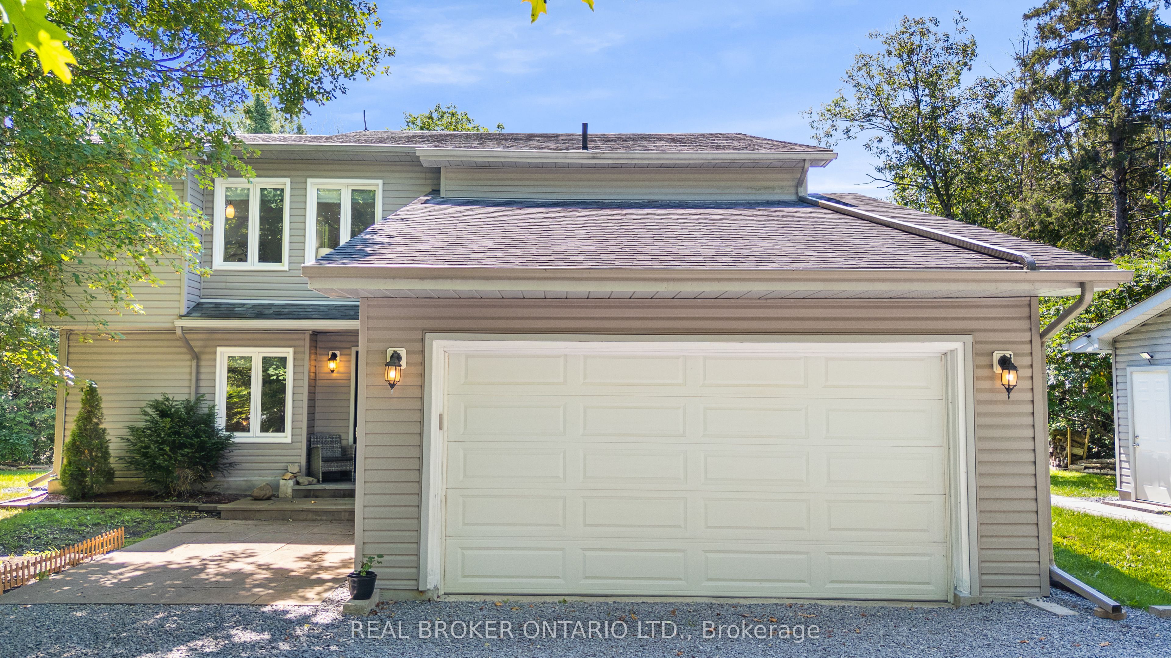 967 Upper Dwyer Hill Road, Carp - Huntley Ward, ON K0A 1L0