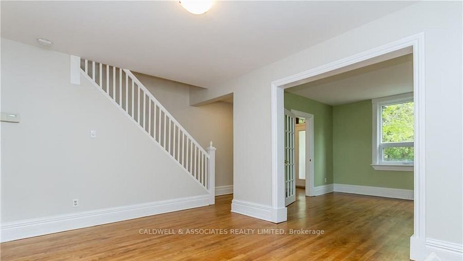 245 MacKay St Street, New Edinburgh - Lindenlea, ON K1M 2B6 photo 2