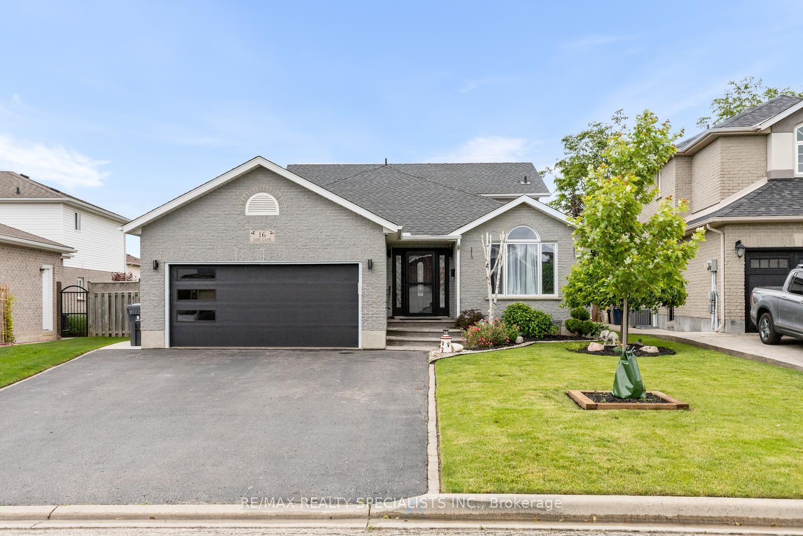 16 Lois Lane, Guelph, ON N1K 1W7