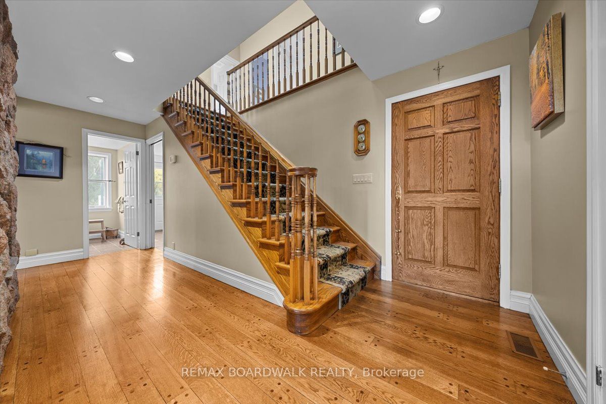 2464 Scrivens Drive, Greely - Metcalfe - Osgoode - Vernon and Area, ON K0A 2P0 photo 3