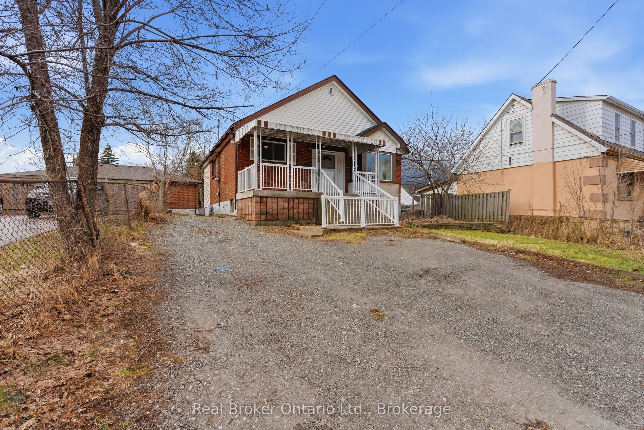 880 LAWRENCE Road, Hamilton, ON L8K 2A3 photo 2