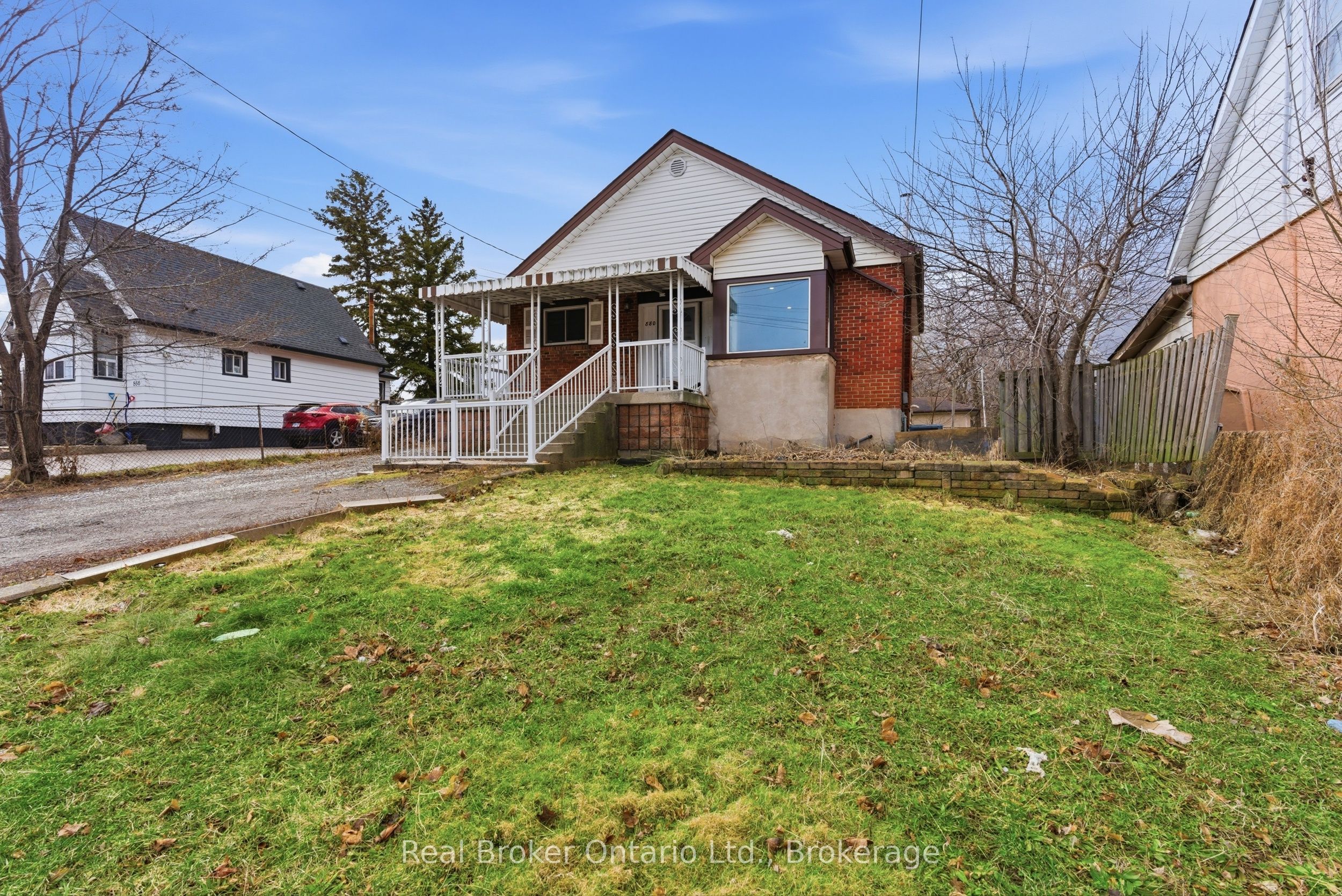 880 LAWRENCE Road, Hamilton, ON L8K 2A3 photo 3