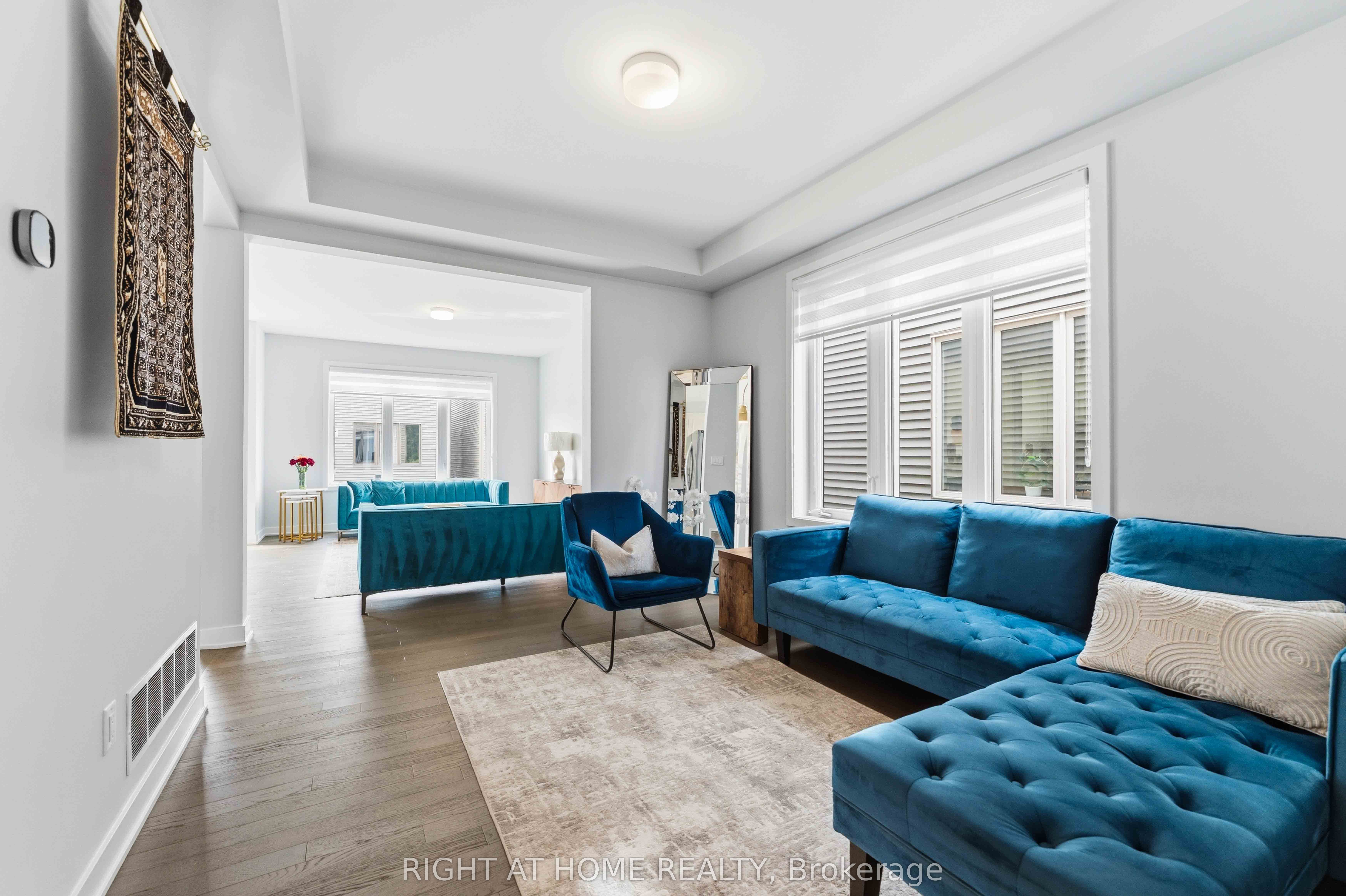105 Alamo Street, Barrhaven, ON K2J 6H1 photo 3