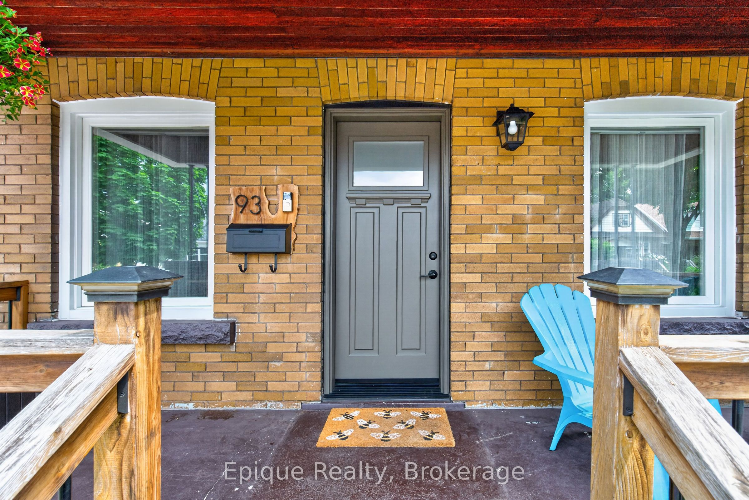 93 Graham Avenue S, Hamilton, ON L8K 2M2 photo 4