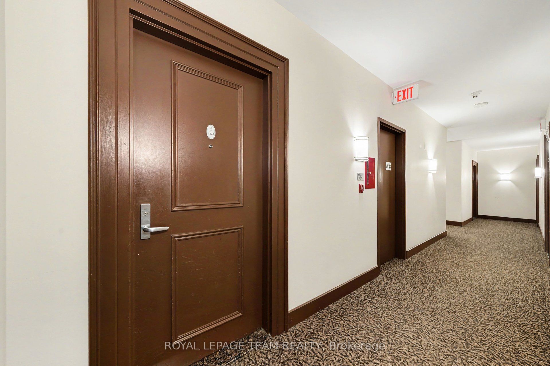 70 Landry Street 1806, Vanier and Kingsview Park, ON K1L 0A8 photo 3