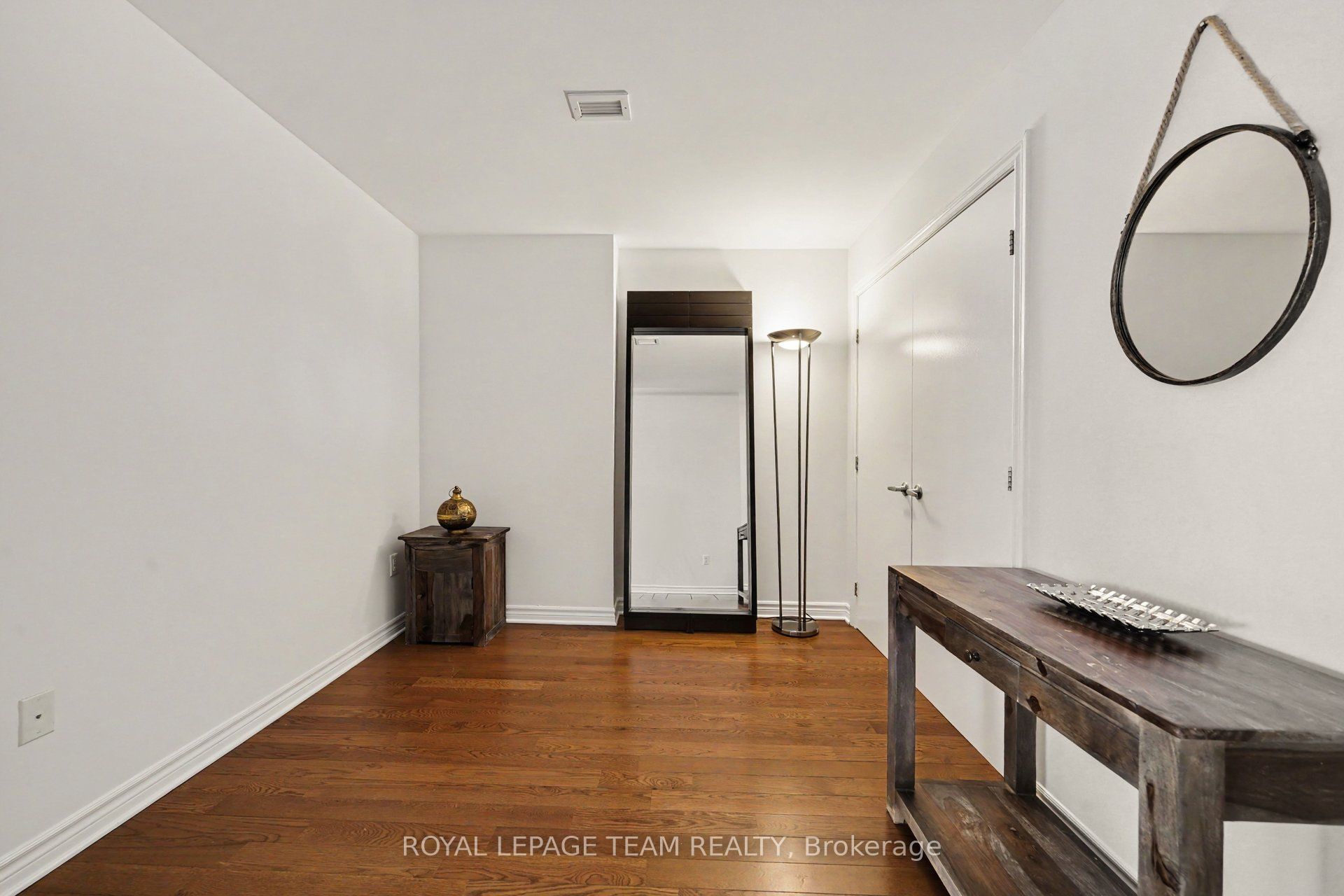 70 Landry Street 1806, Vanier and Kingsview Park, ON K1L 0A8 photo 4