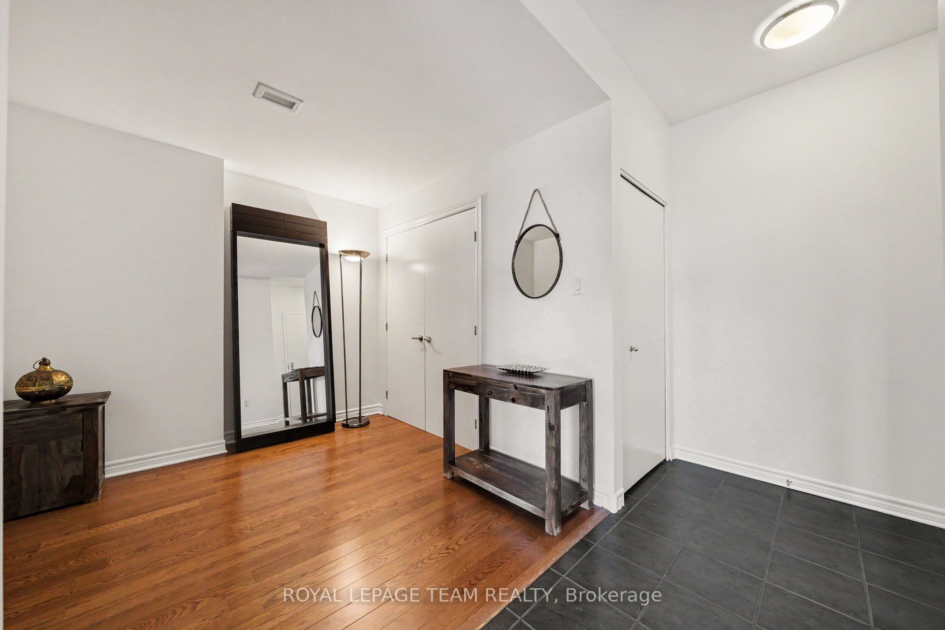 70 Landry Street 1806, Vanier and Kingsview Park, ON K1L 0A8 photo 5