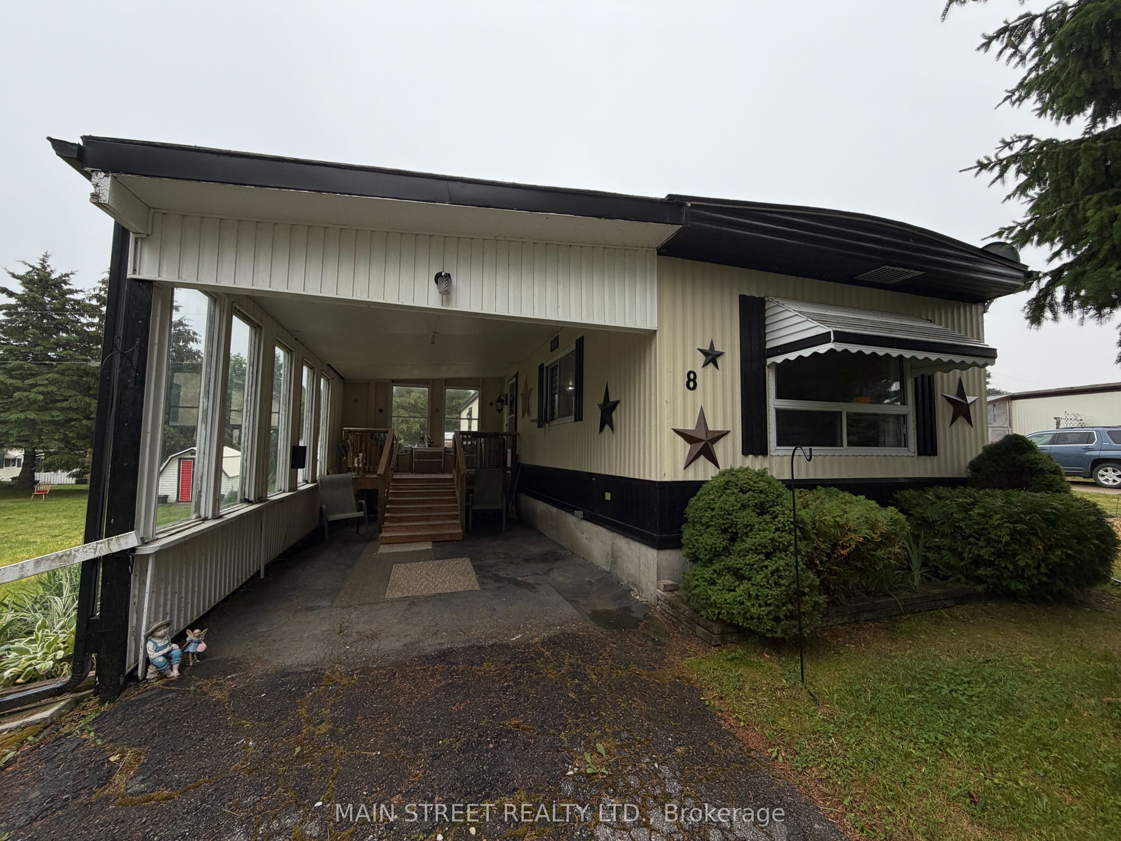 8 Park Crescent, Kawartha Lakes, ON K9V 0H5 photo 2