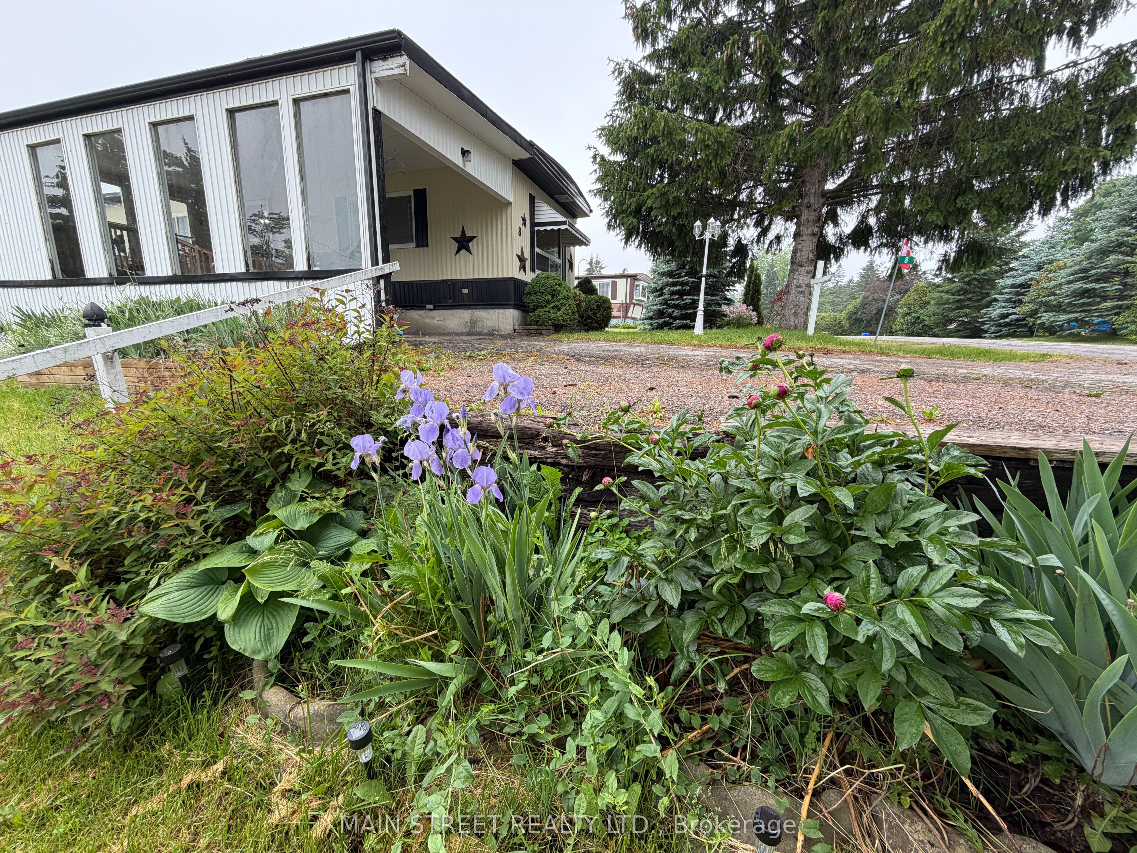 8 Park Crescent, Kawartha Lakes, ON K9V 0H5 photo 4