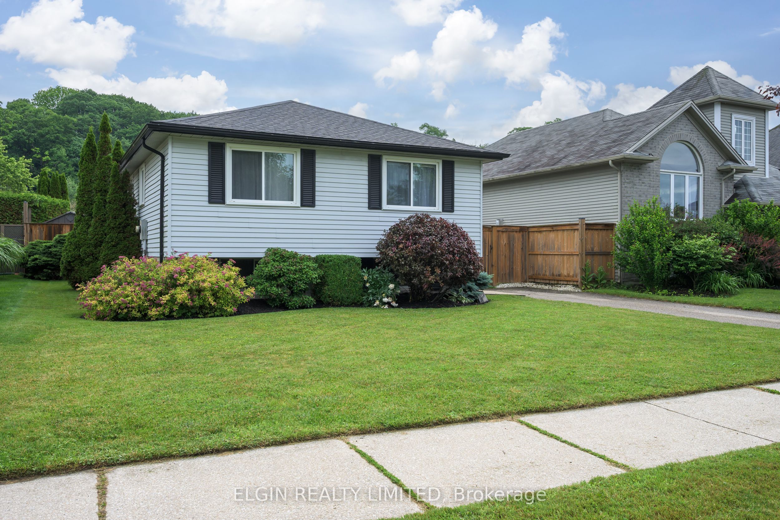 309 Frances Street, Central Elgin, ON N5L 1B2 photo 3