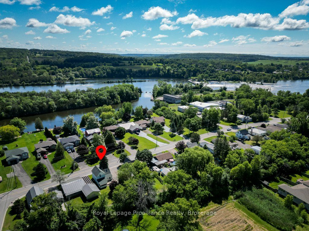 217 North Trent Street, Quinte West, ON K0K 2C0 photo 2