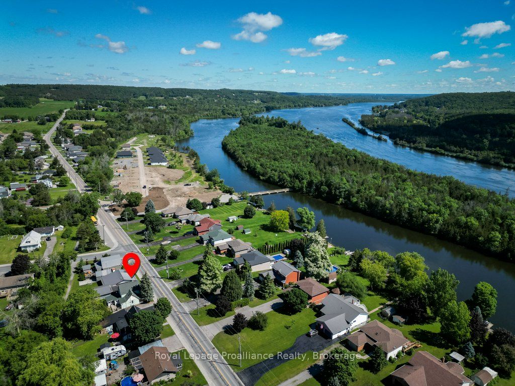 217 North Trent Street, Quinte West, ON K0K 2C0 photo 3