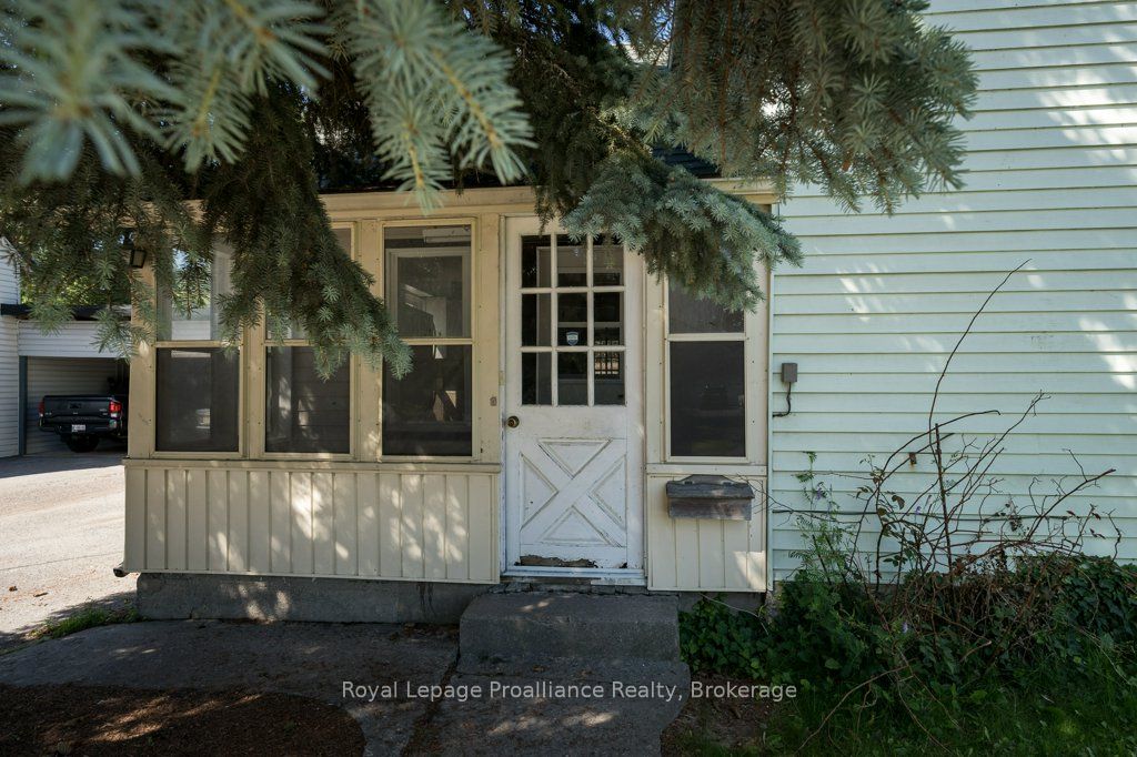 217 North Trent Street, Quinte West, ON K0K 2C0 photo 5