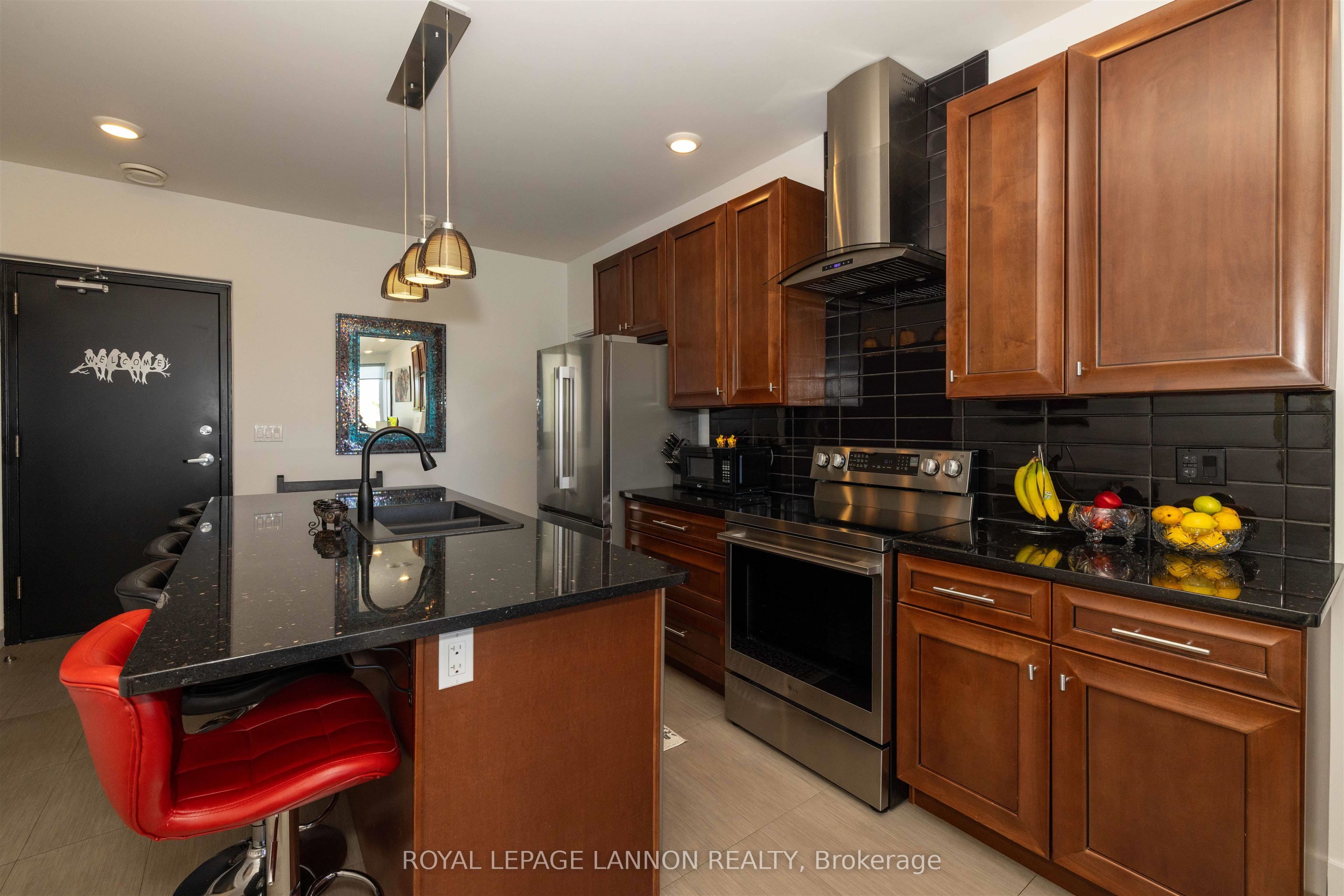 96 High Street N 1324, Thunder Bay, ON P7A 5R3 photo 3