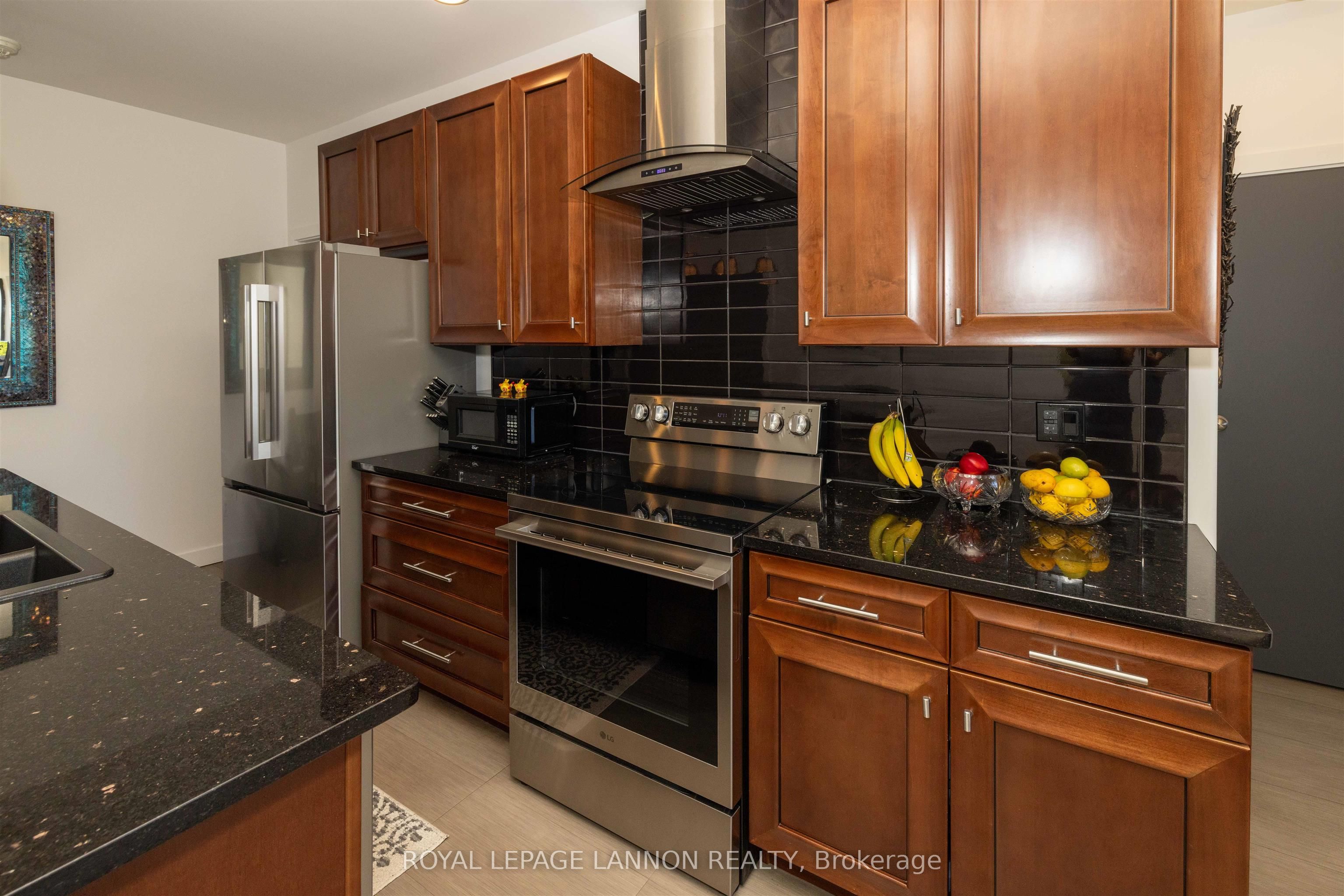96 High Street N 1324, Thunder Bay, ON P7A 5R3 photo 4