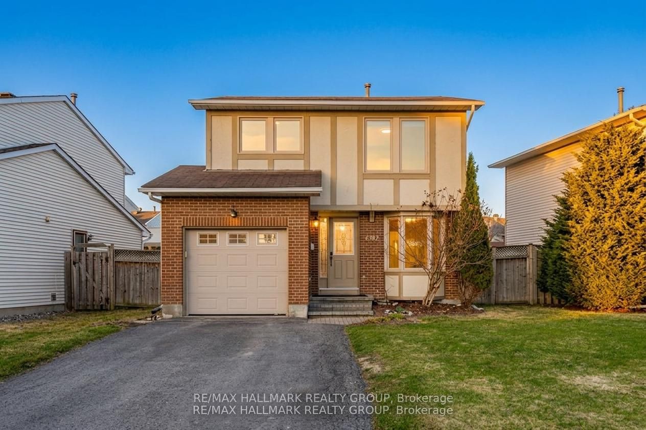 6382 St. Louis Drive, Orleans - Convent Glen and Area, ON K1C 2Y1