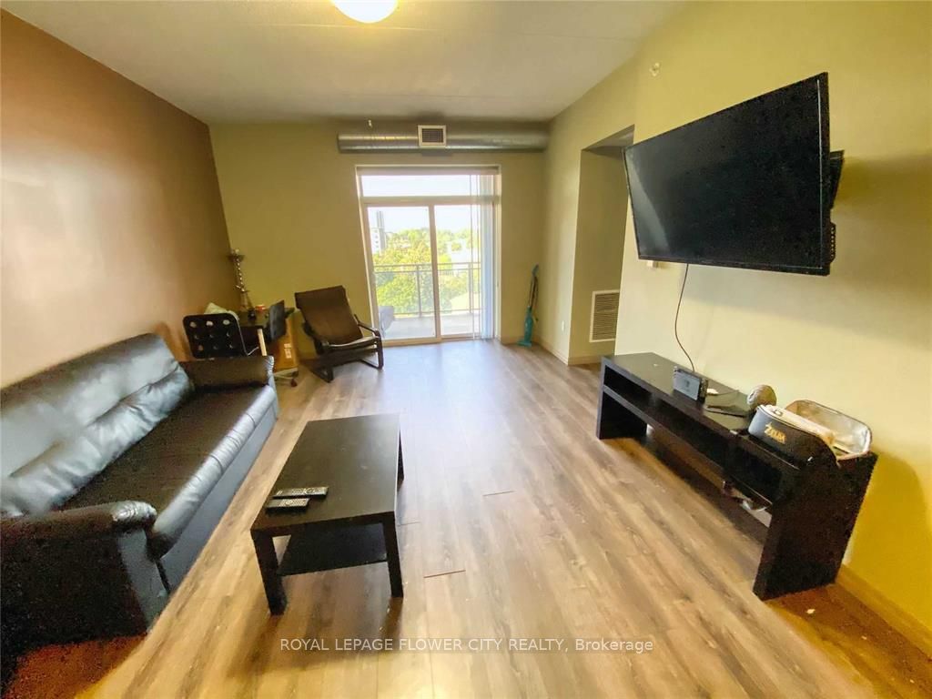 8 Hickory Street 703, Waterloo, ON N2L 3H6 photo 3