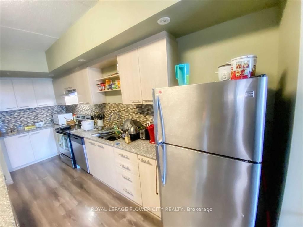 8 Hickory Street 703, Waterloo, ON N2L 3H6 photo 5