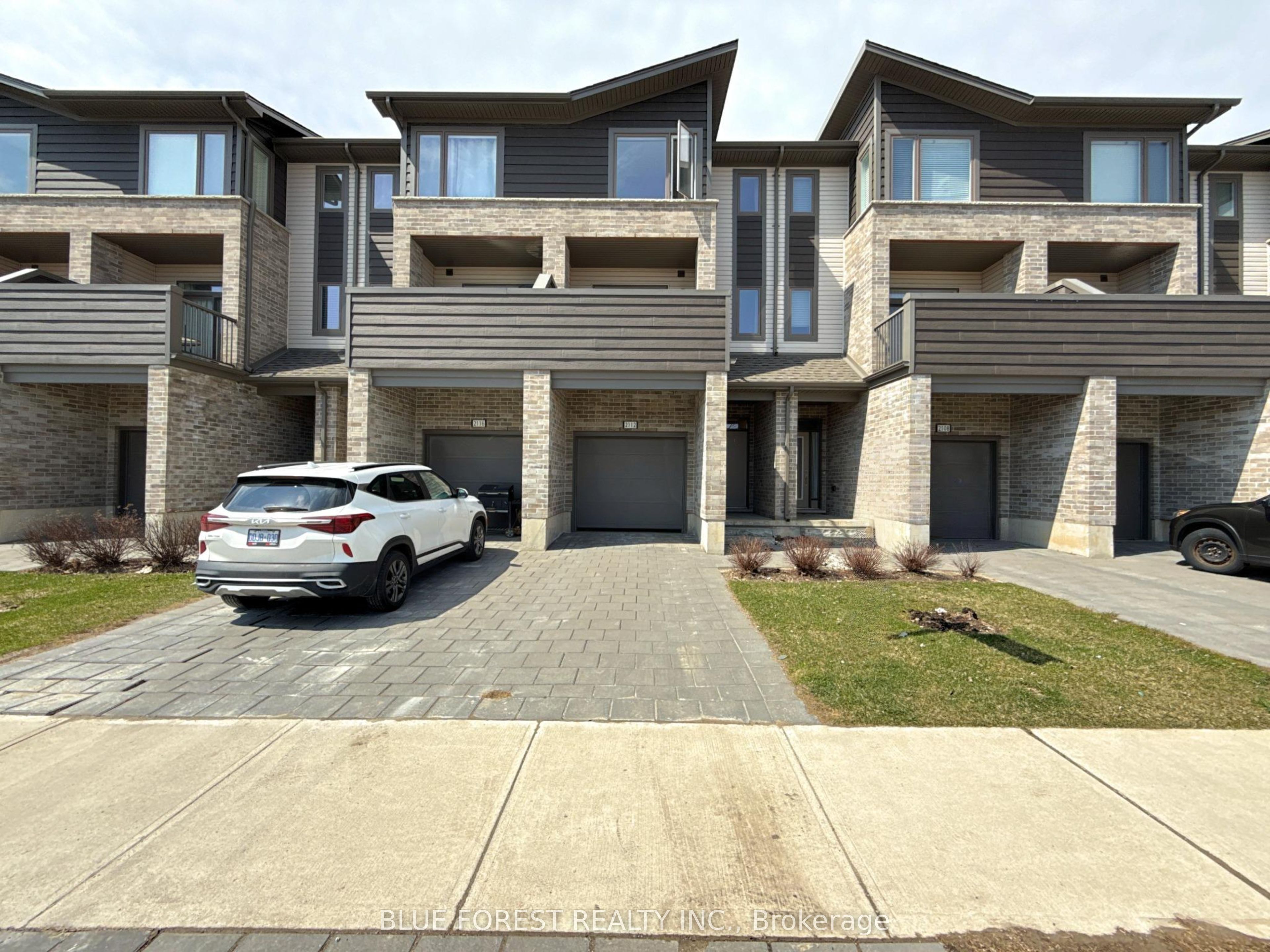 2112 Meadowgate Boulevard, London South, ON N6M 0H5