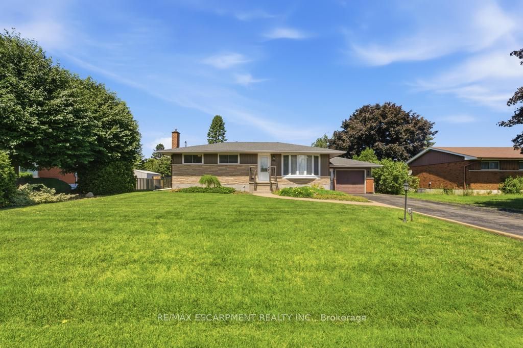 41 Oriole Crescent, Grimsby, ON L3M 3X7 photo 2