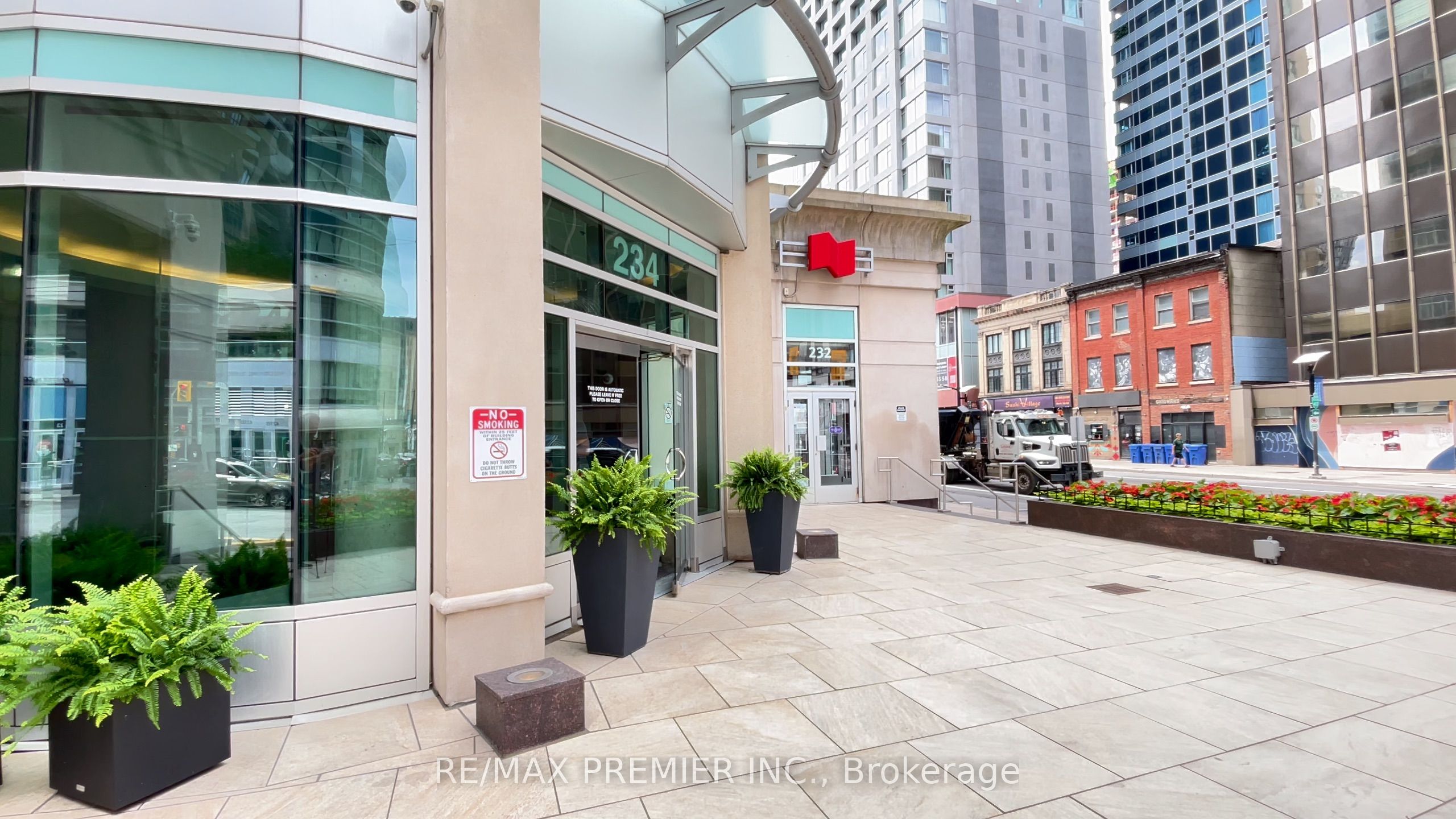 234 Rideau Street 1903, Lower Town - Sandy Hill, ON K1N 0A9 photo 3
