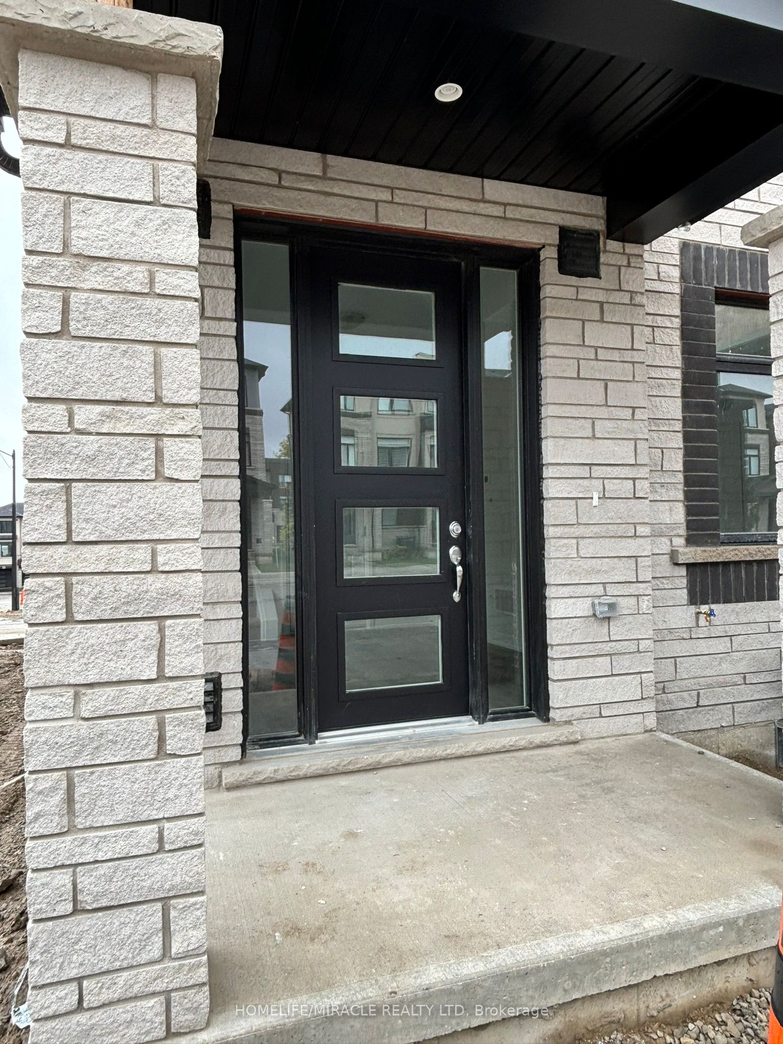 155 Equestrian Way 7, Cambridge, ON N3E 0E8 photo 5