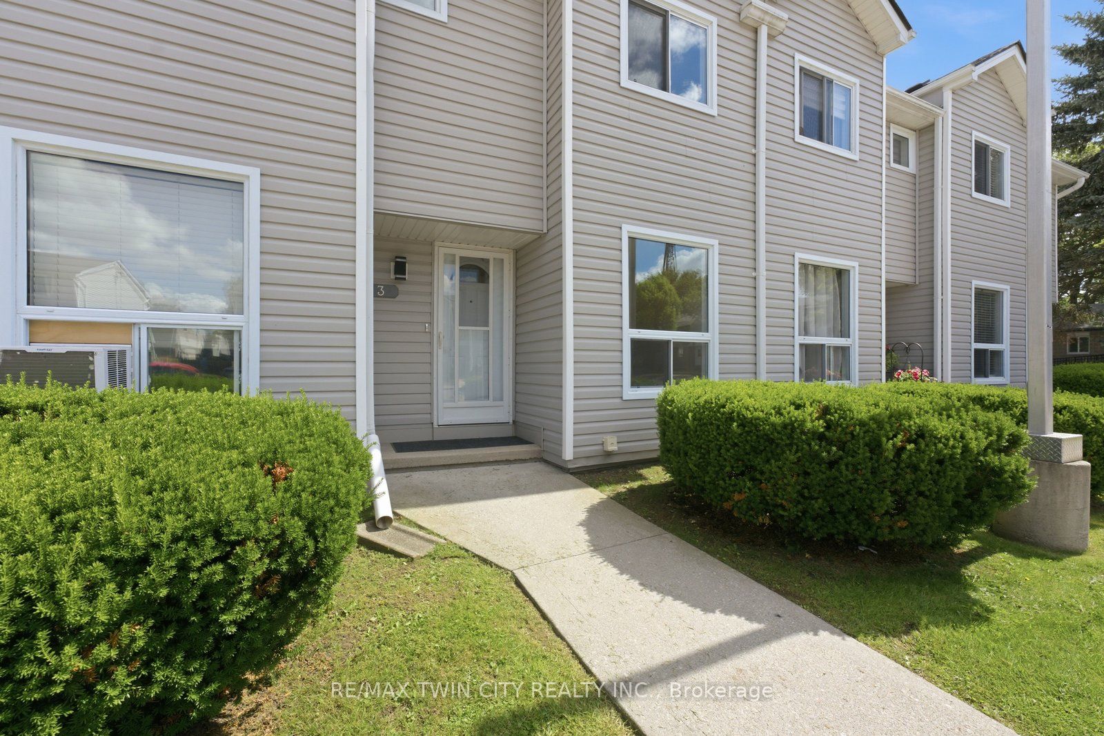 476 Grey Street 3, Brantford, ON N3S 7S5 photo 3