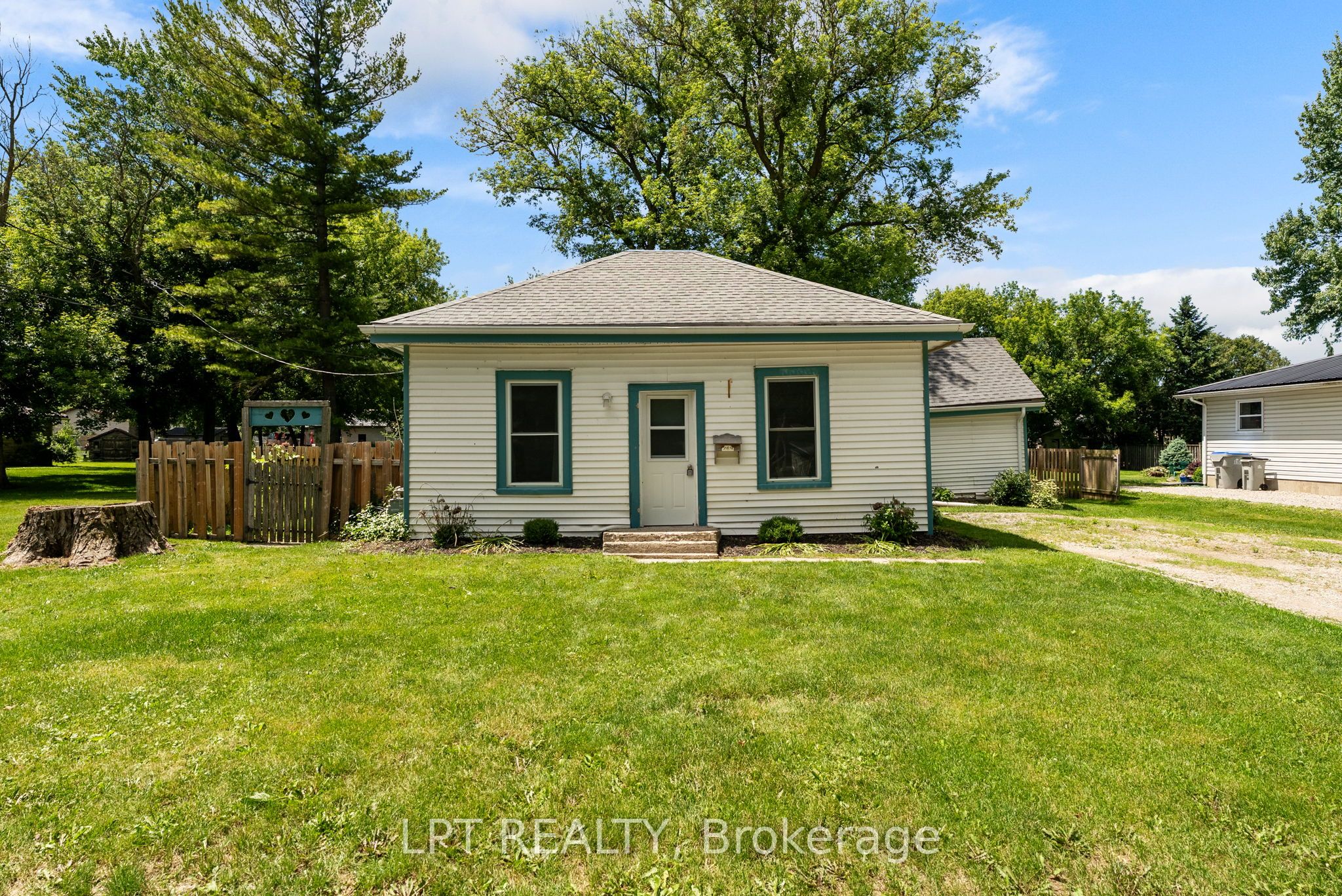269 Richmond Street, North Middlesex, ON N0M 2K0
