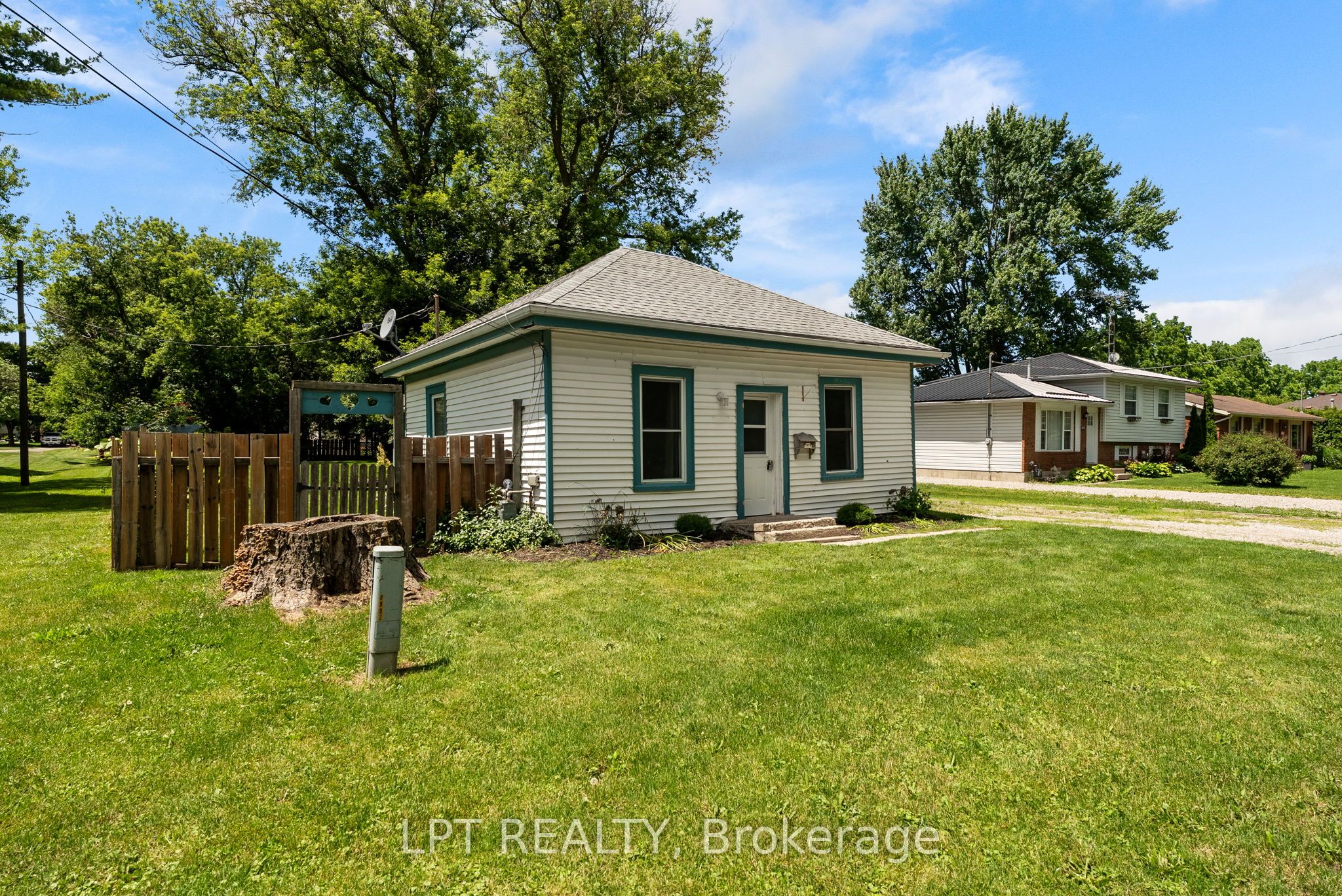 269 Richmond Street, North Middlesex, ON N0M 2K0 photo 2