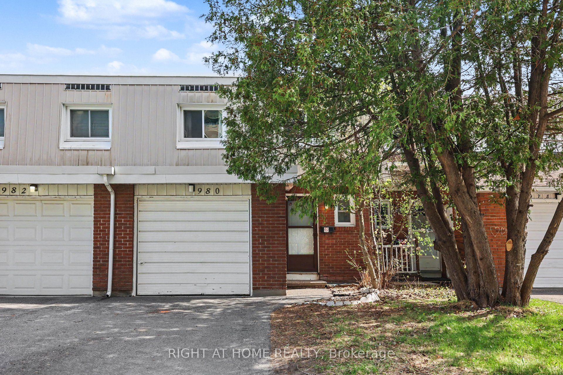 980 Gulf Place 207, Overbrook - Castleheights and Area, ON K1K 3Y1 photo 2