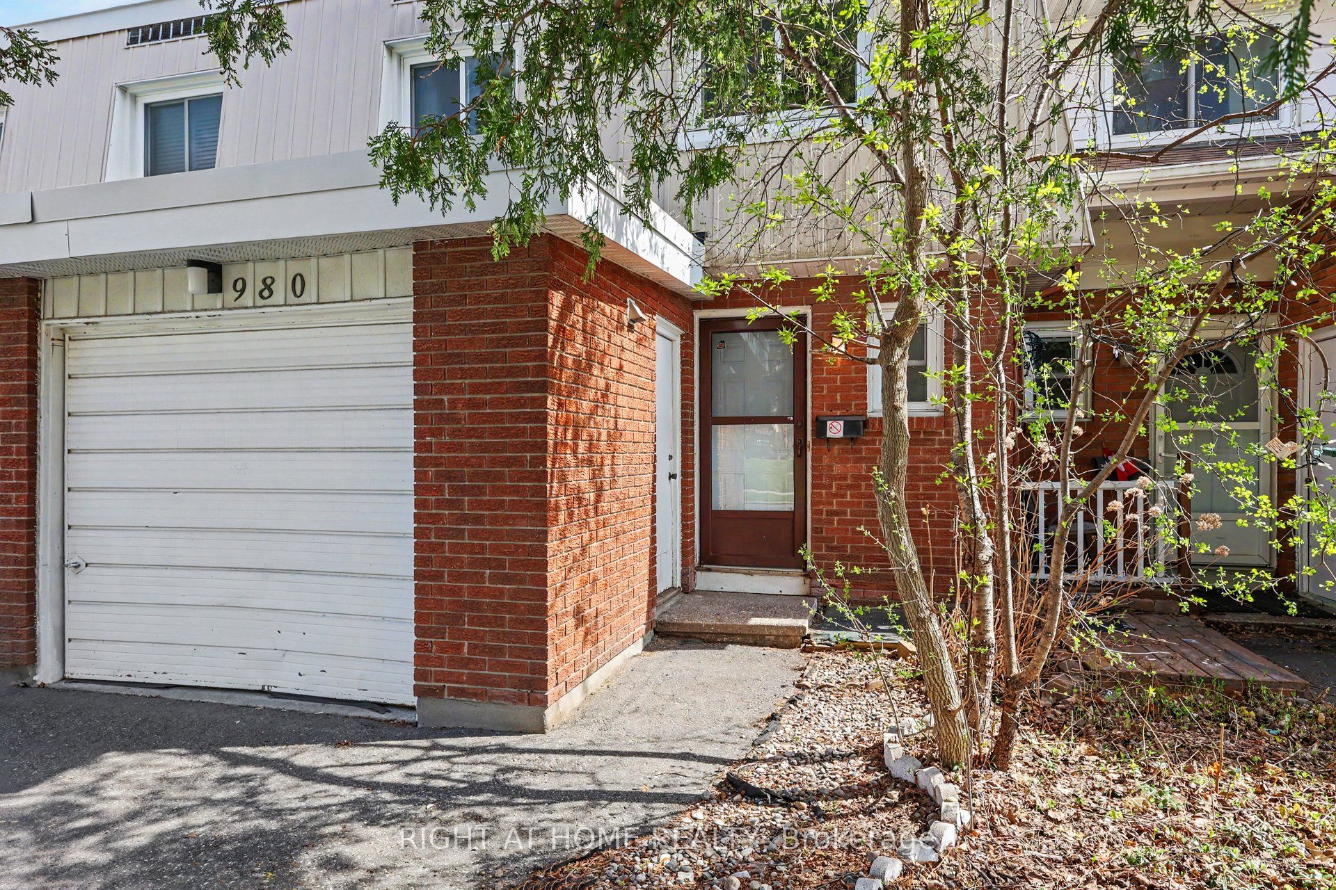 980 Gulf Place 207, Overbrook - Castleheights and Area, ON K1K 3Y1 photo 3