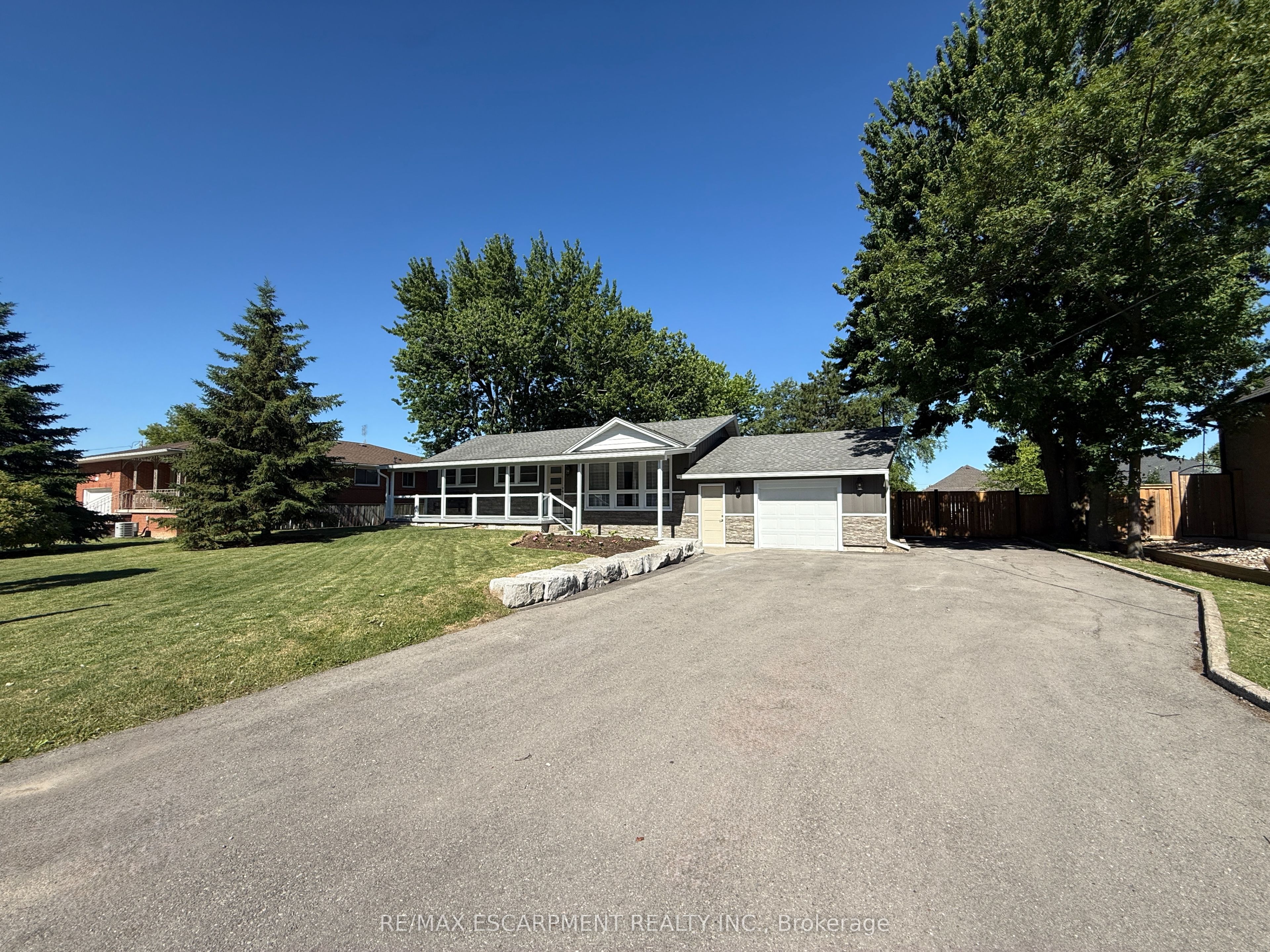 99 Byron Avenue, Hamilton, ON L8J 2T2 photo 2