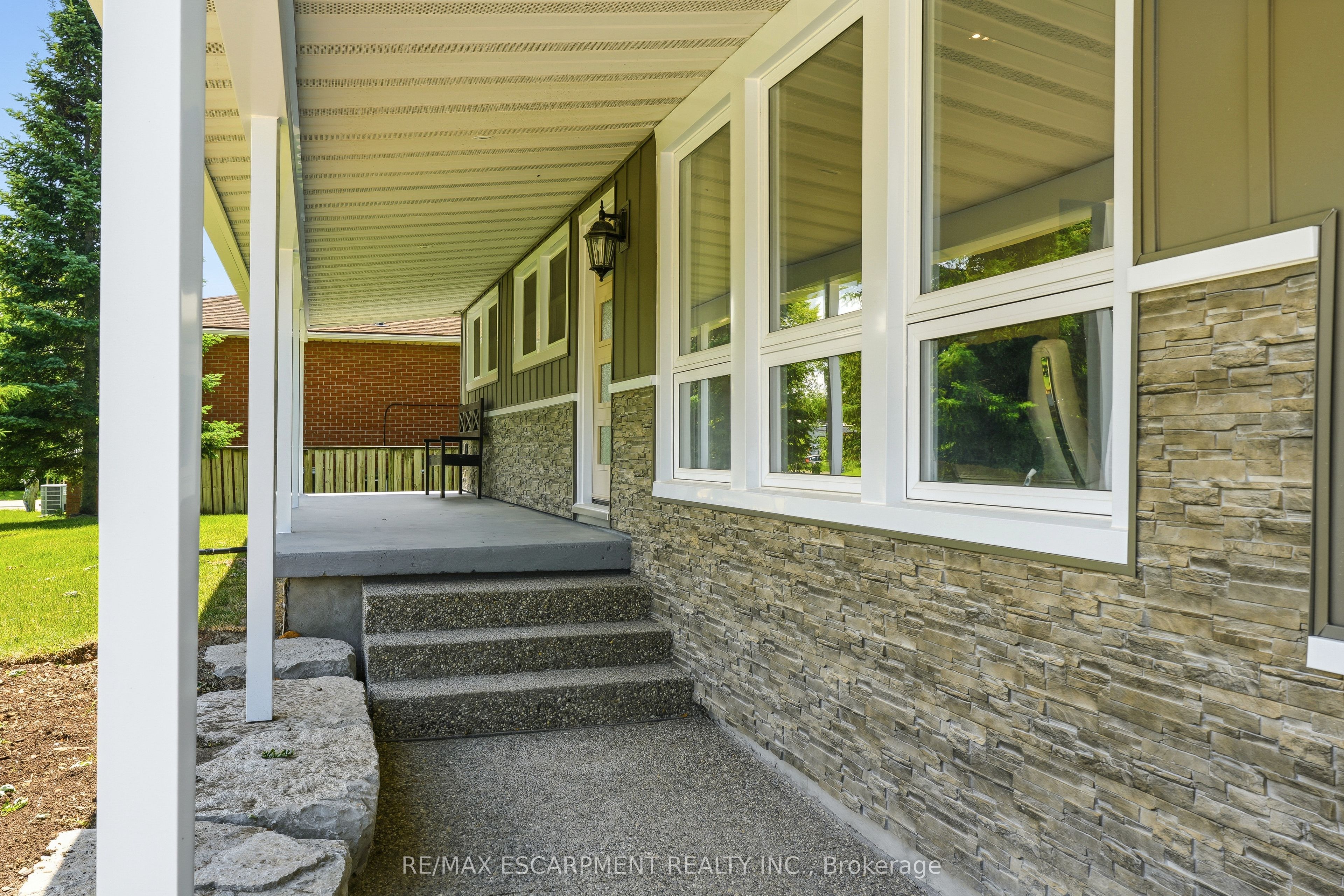 99 Byron Avenue, Hamilton, ON L8J 2T2 photo 3