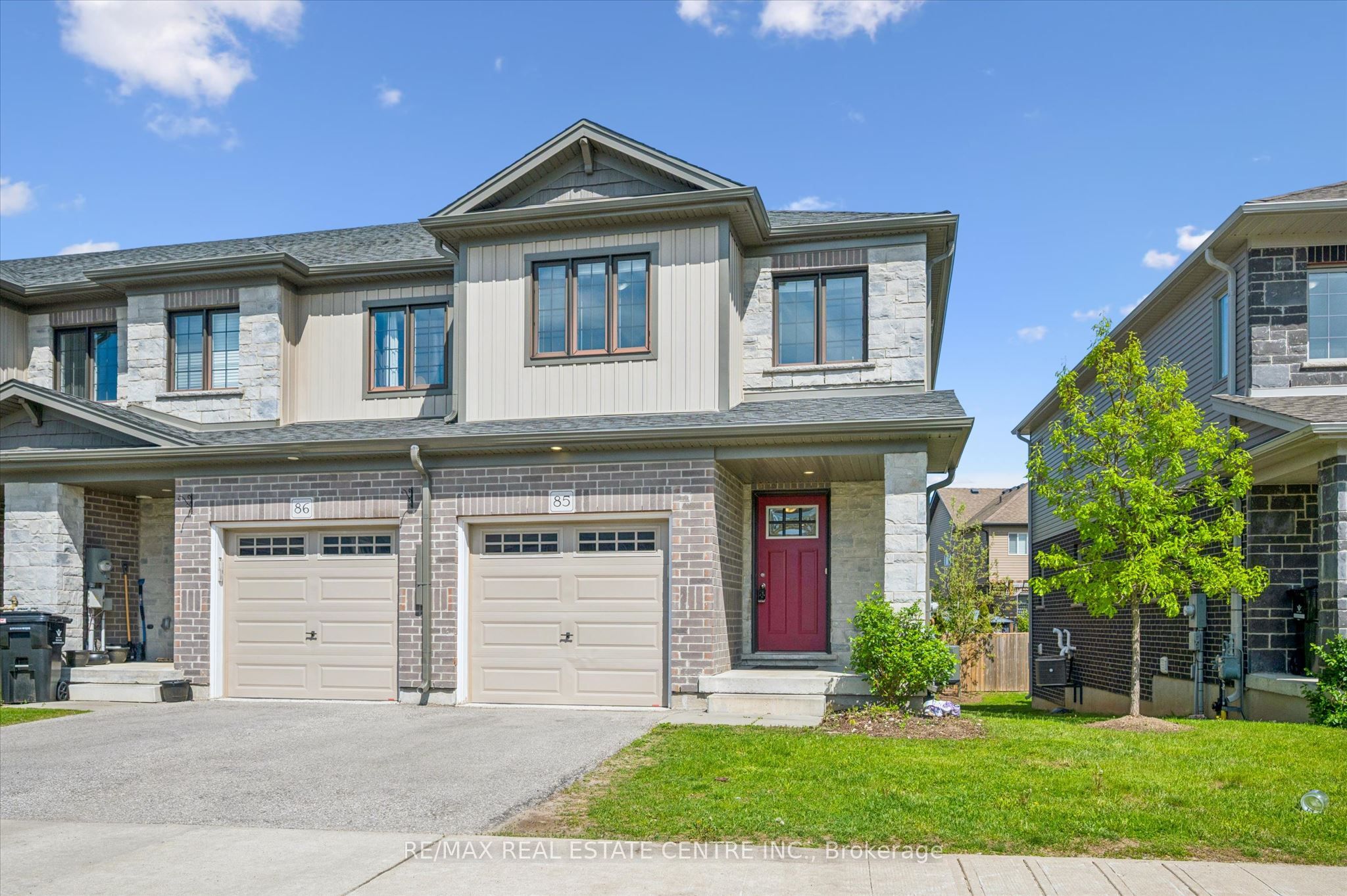 135 Hardcastle Drive 85, Cambridge, ON N1S 0B6 photo 2