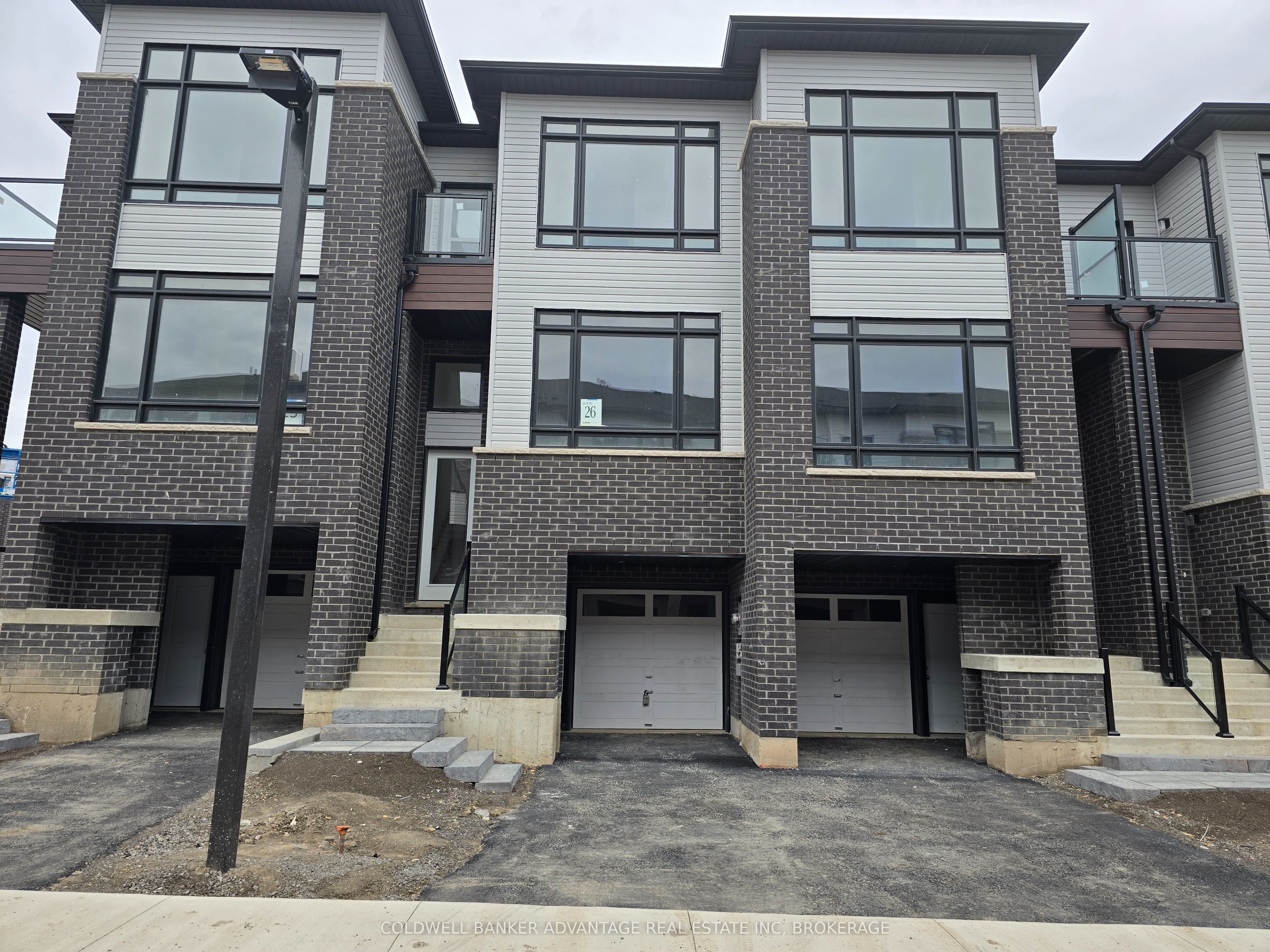 27 SIDNEY ROSE Common 26, St. Catharines, ON L2T 2K1 photo 2