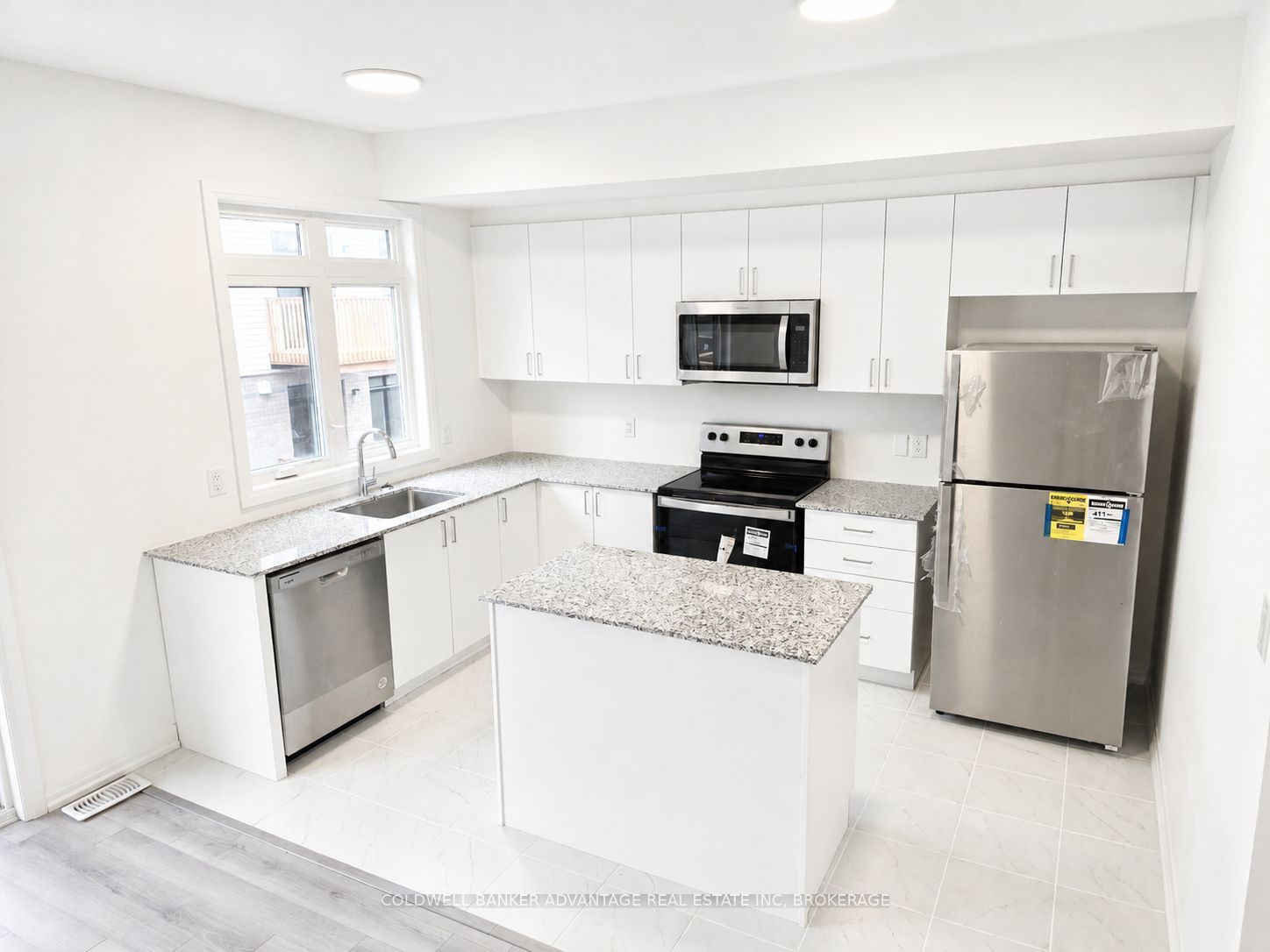 27 SIDNEY ROSE Common 26, St. Catharines, ON L2T 2K1 photo 3