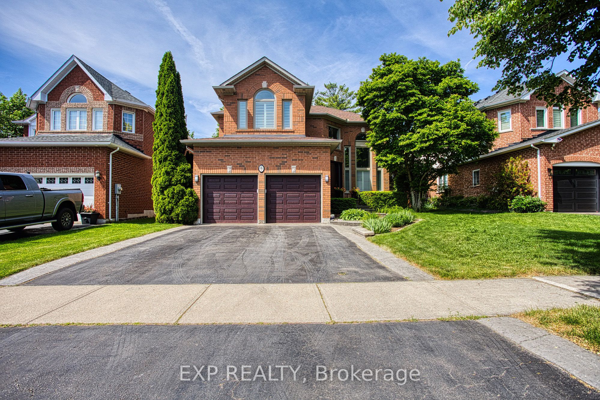 5 Shetland Drive, Hamilton, ON L8B 0N9