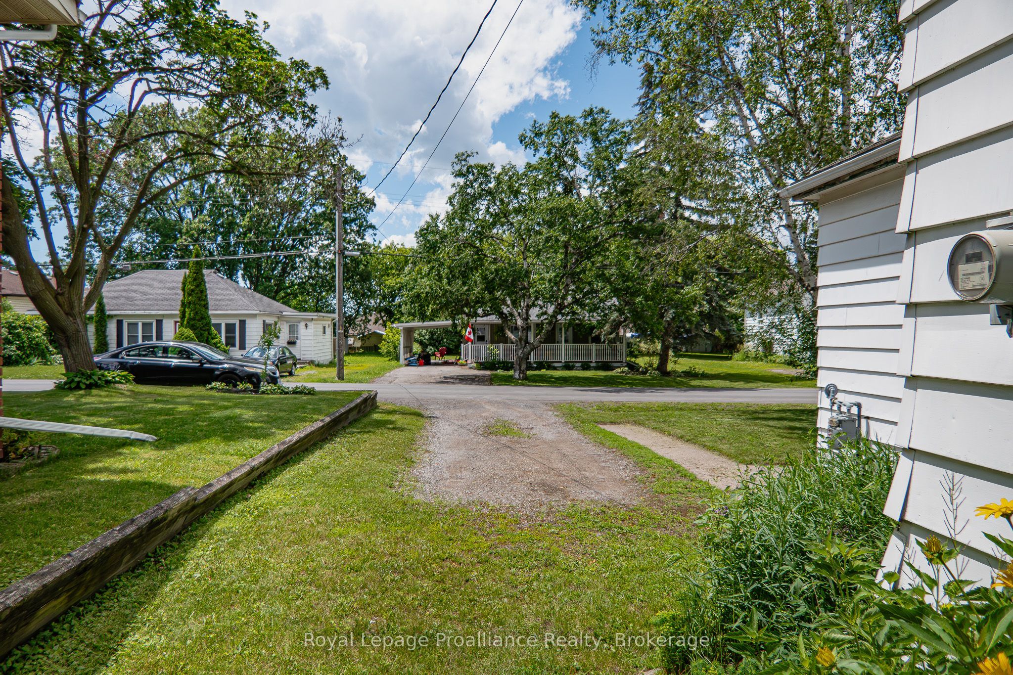 45 Valleyview Crescent, Belleville, ON K8P 3E9 photo 3
