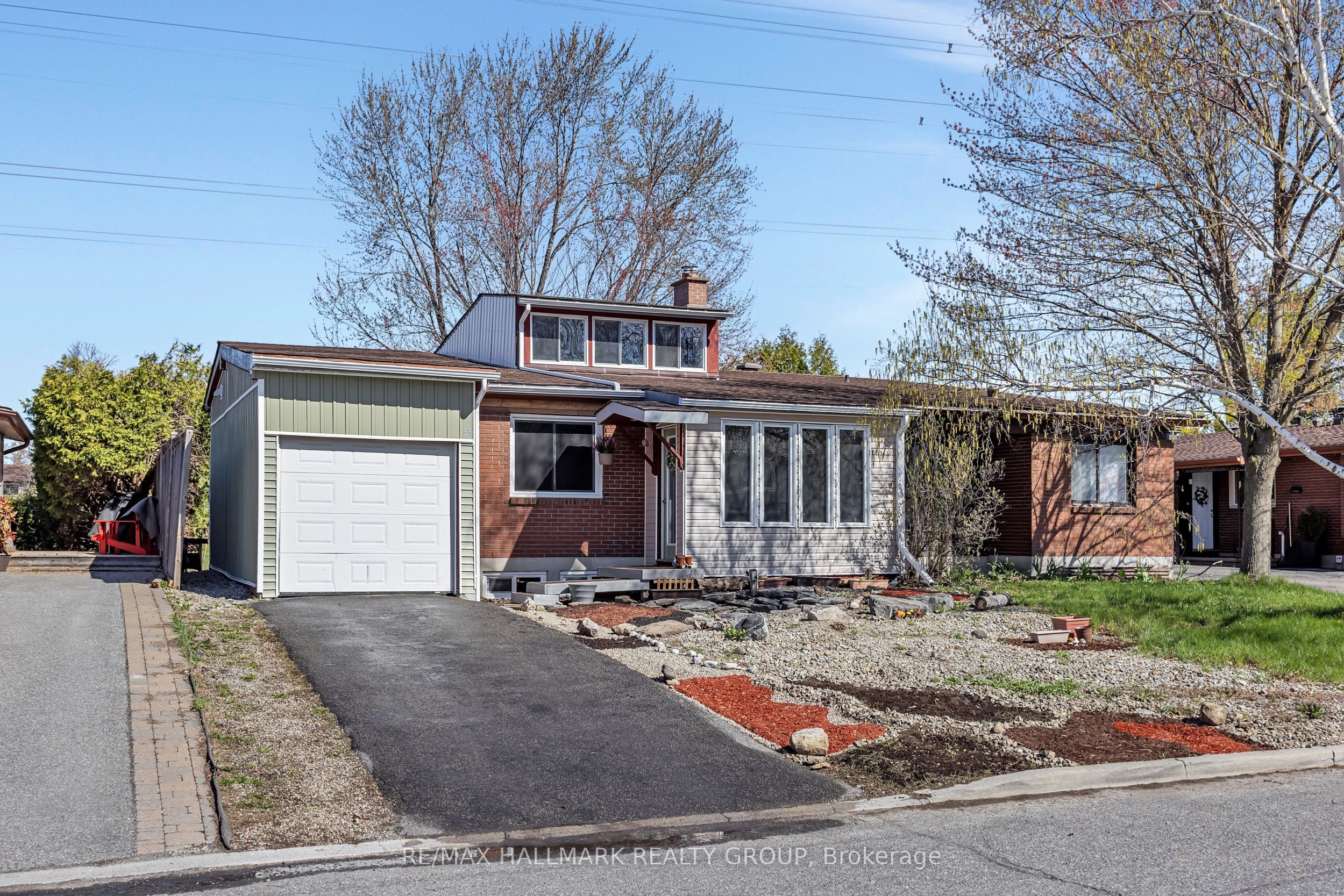 35 Benlea Drive, Tanglewood - Grenfell Glen - Pineglen, ON K2G 4A3 photo 2