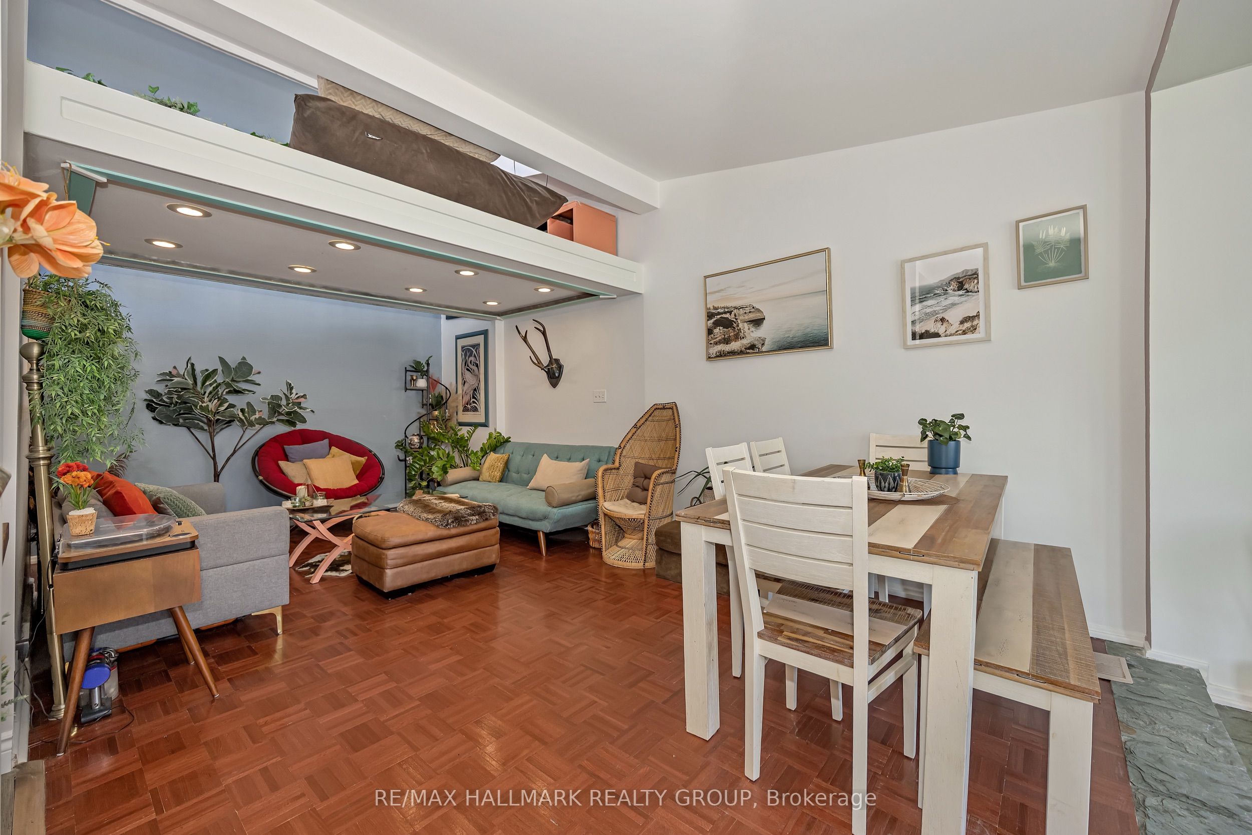35 Benlea Drive, Tanglewood - Grenfell Glen - Pineglen, ON K2G 4A3 photo 4