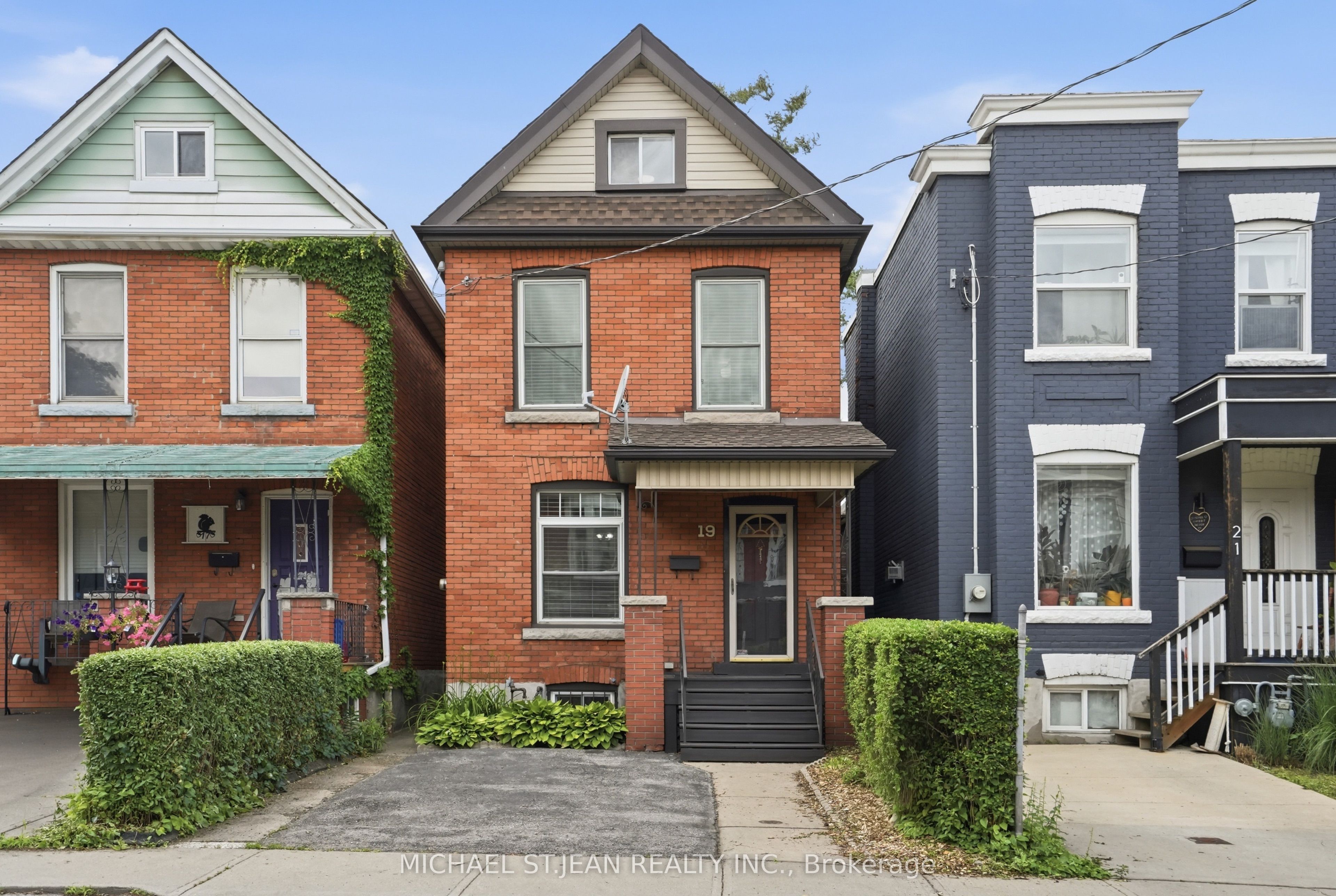 19 Huntley Street, Hamilton, ON L8L 5X8 photo 2