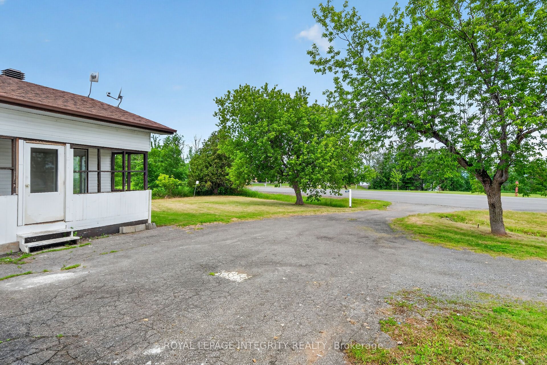 3156 Old Highway 17 Road, Clarence-Rockland, ON K4K 1W3 photo 5